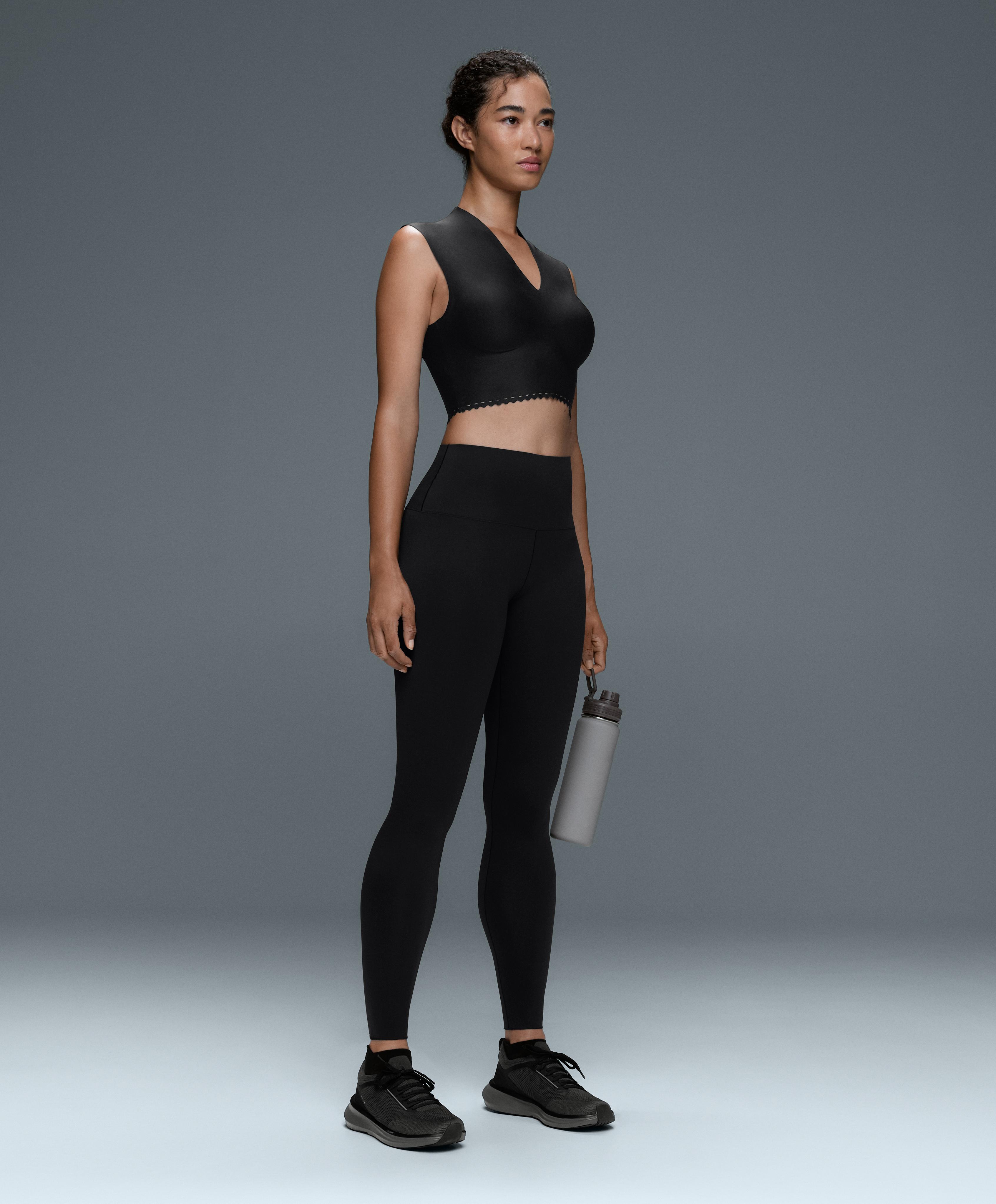Perfect-adapt wave-detail tank top — BLACK