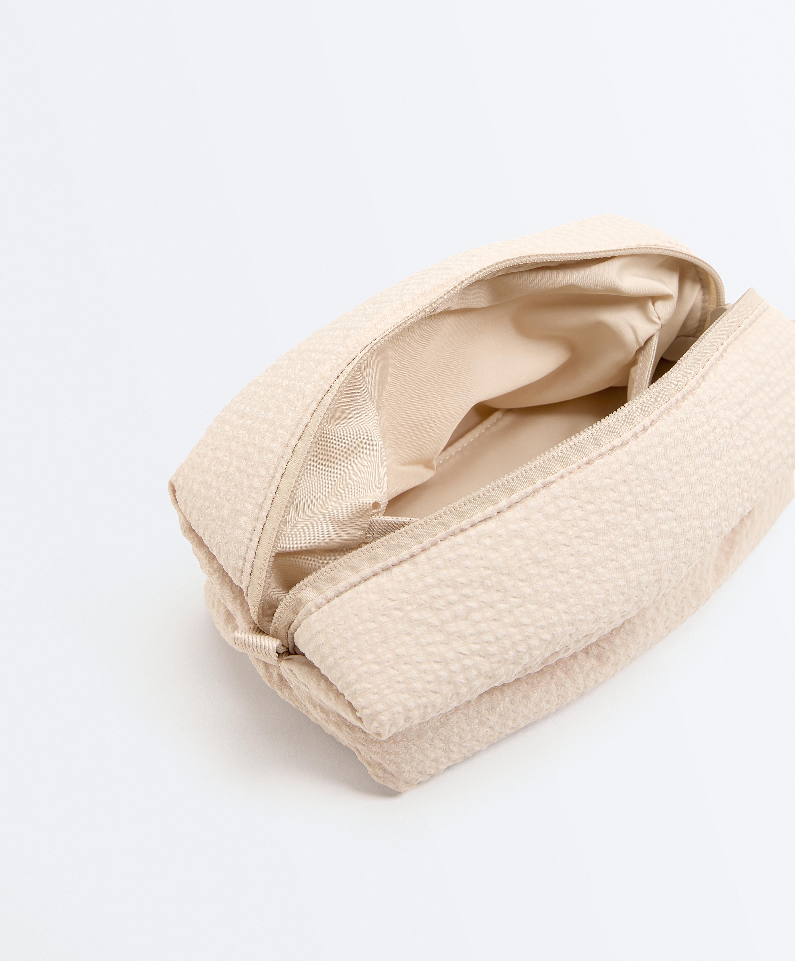 Textured wash bag Textured wash bag