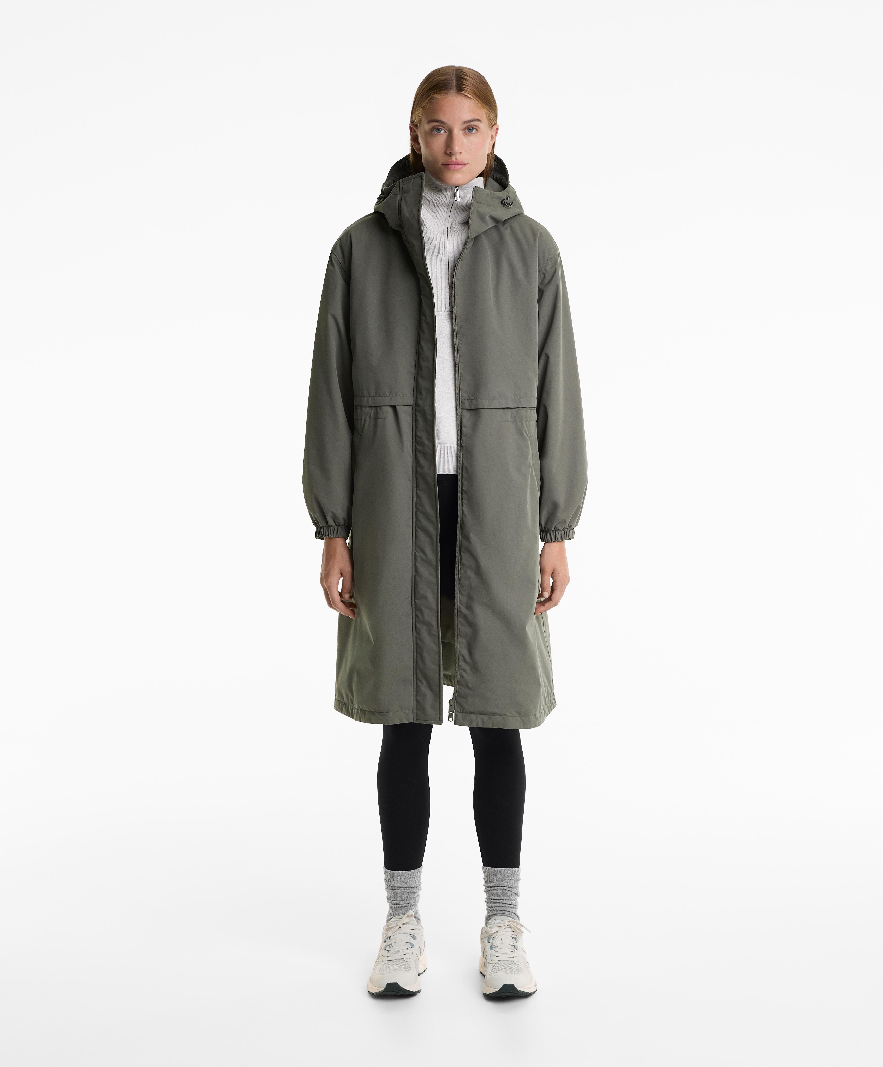 Lange, wattierte, bis 10.000 mm wasserdichte Jacke mit FELLEX® AEROGEL Lange, wattierte, bis 10.000 mm wasserdichte Jacke mit FELLEX® AEROGEL