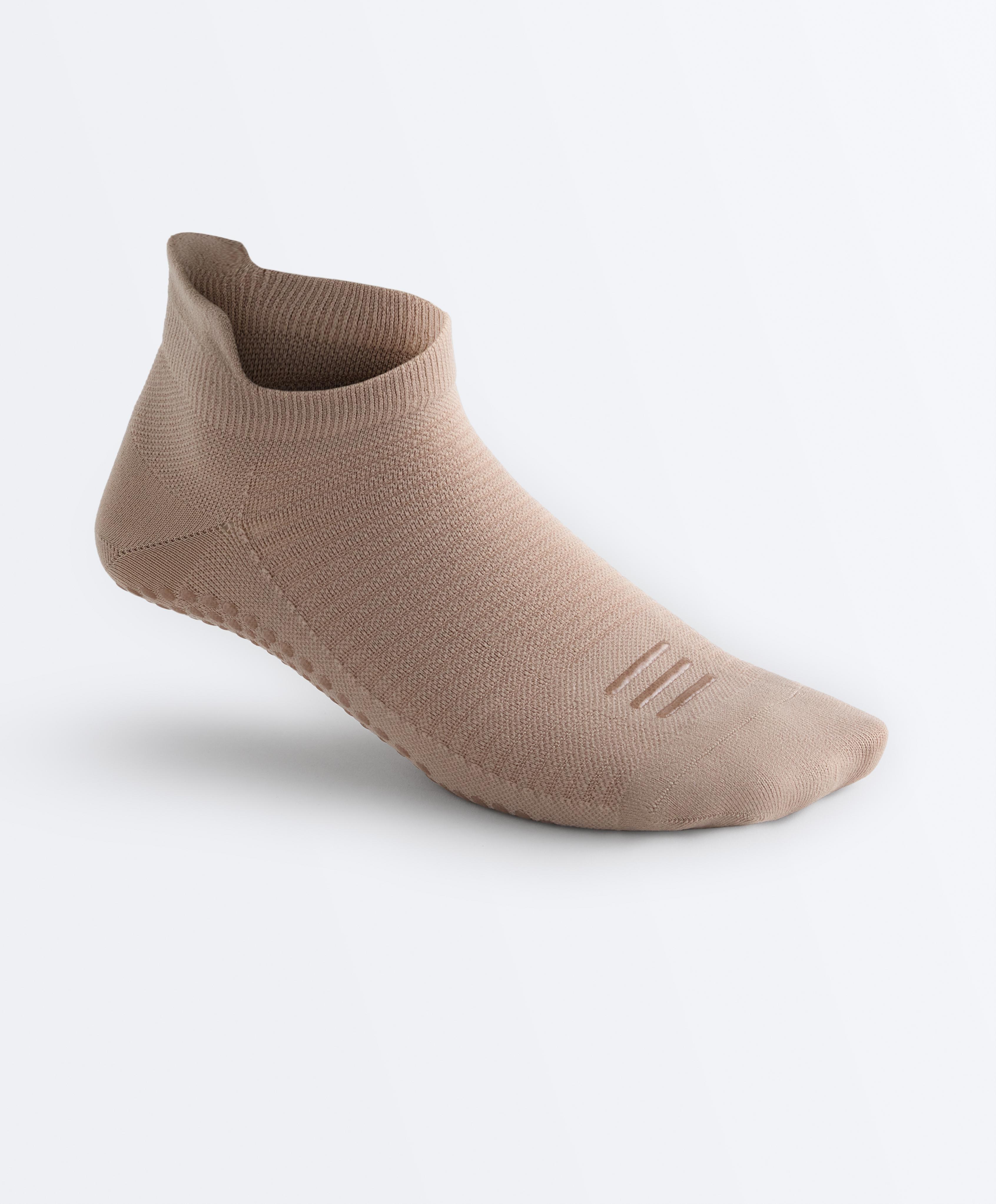 2 pairs of polyamide blend yoga and Pilates sneaker socks — MOCHA
