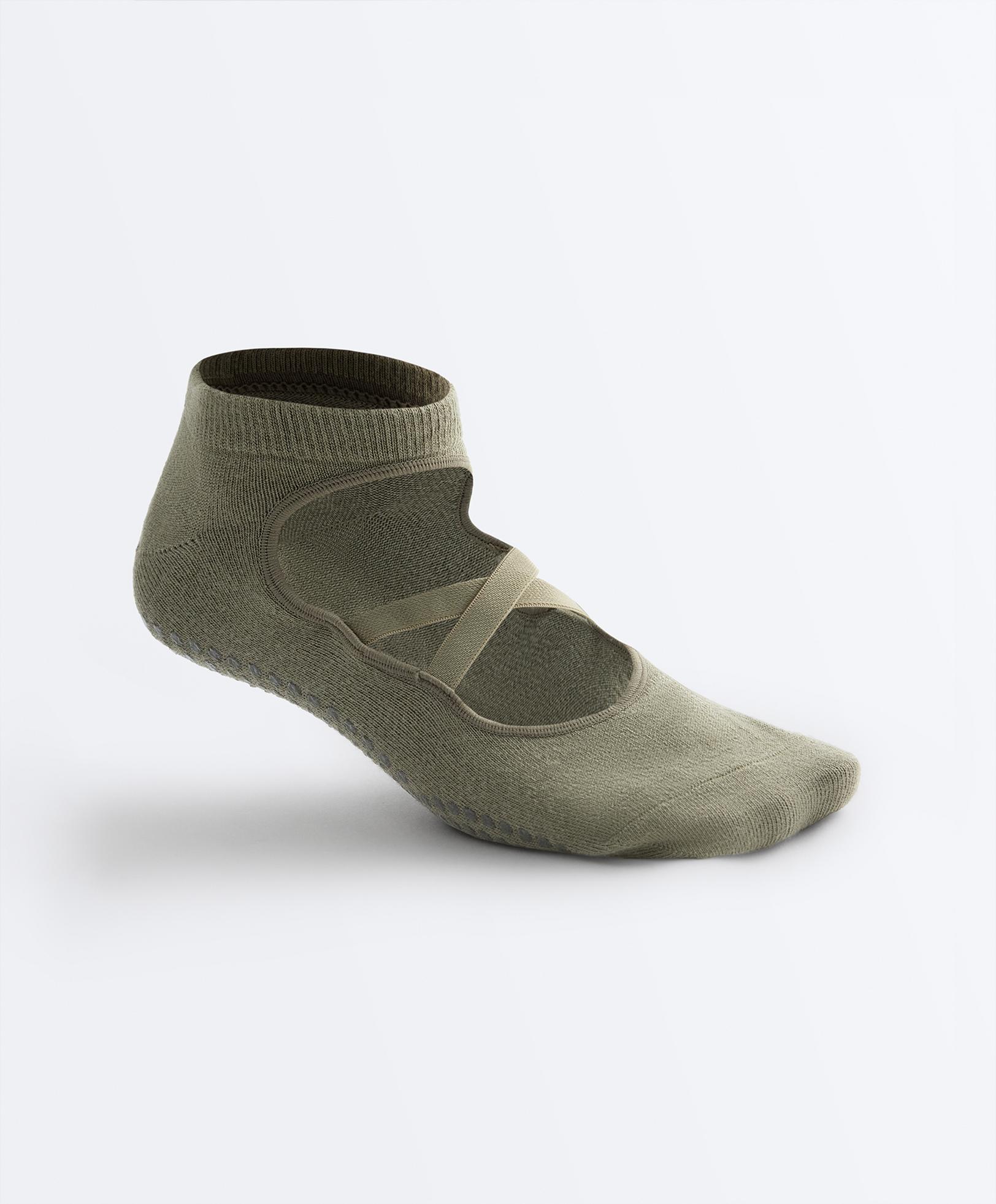 2 pairs of cotton blend sneaker yoga and Pilates socks with crossover straps — OLIVE