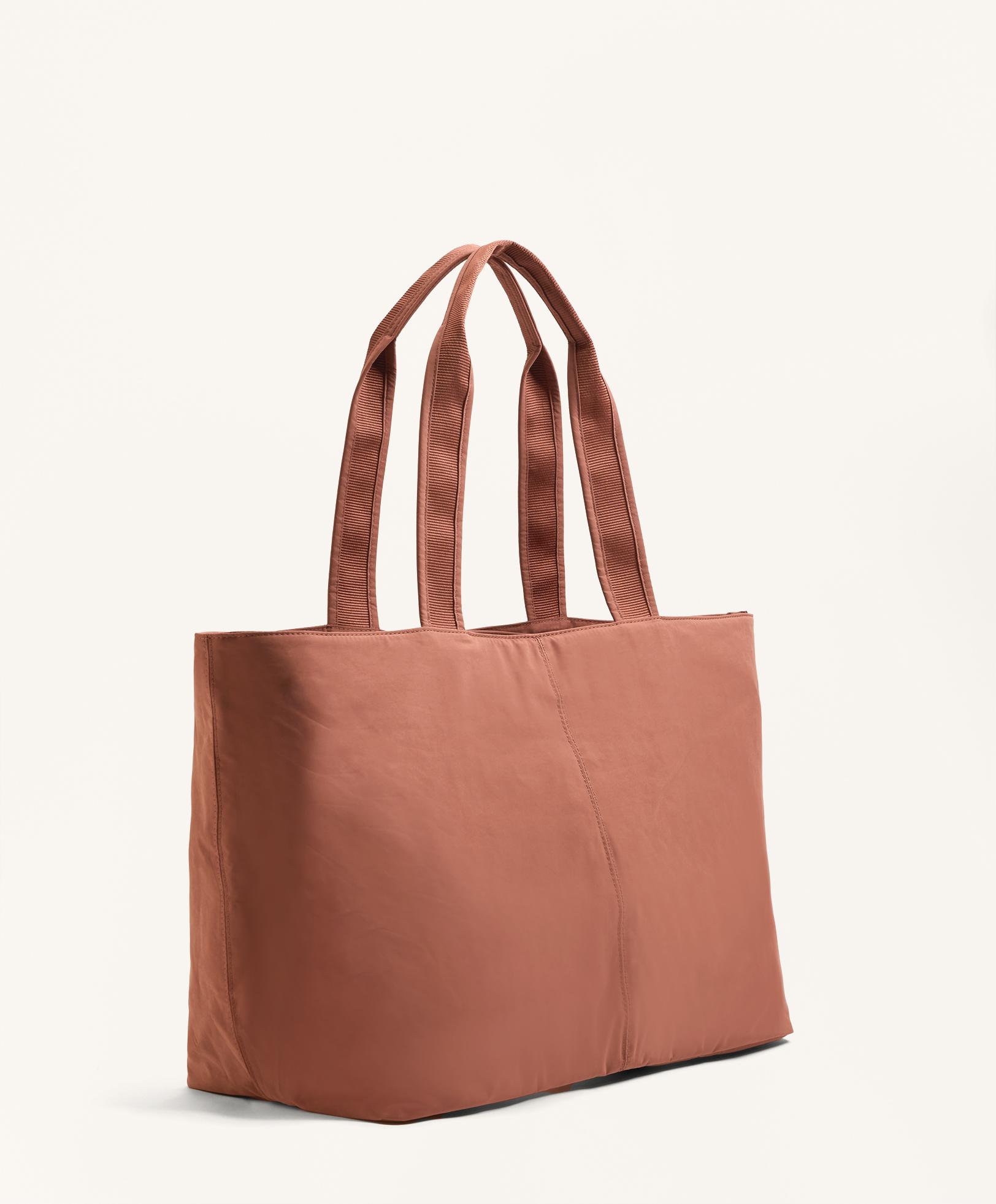 Мягкая сумка-шопер на молнии