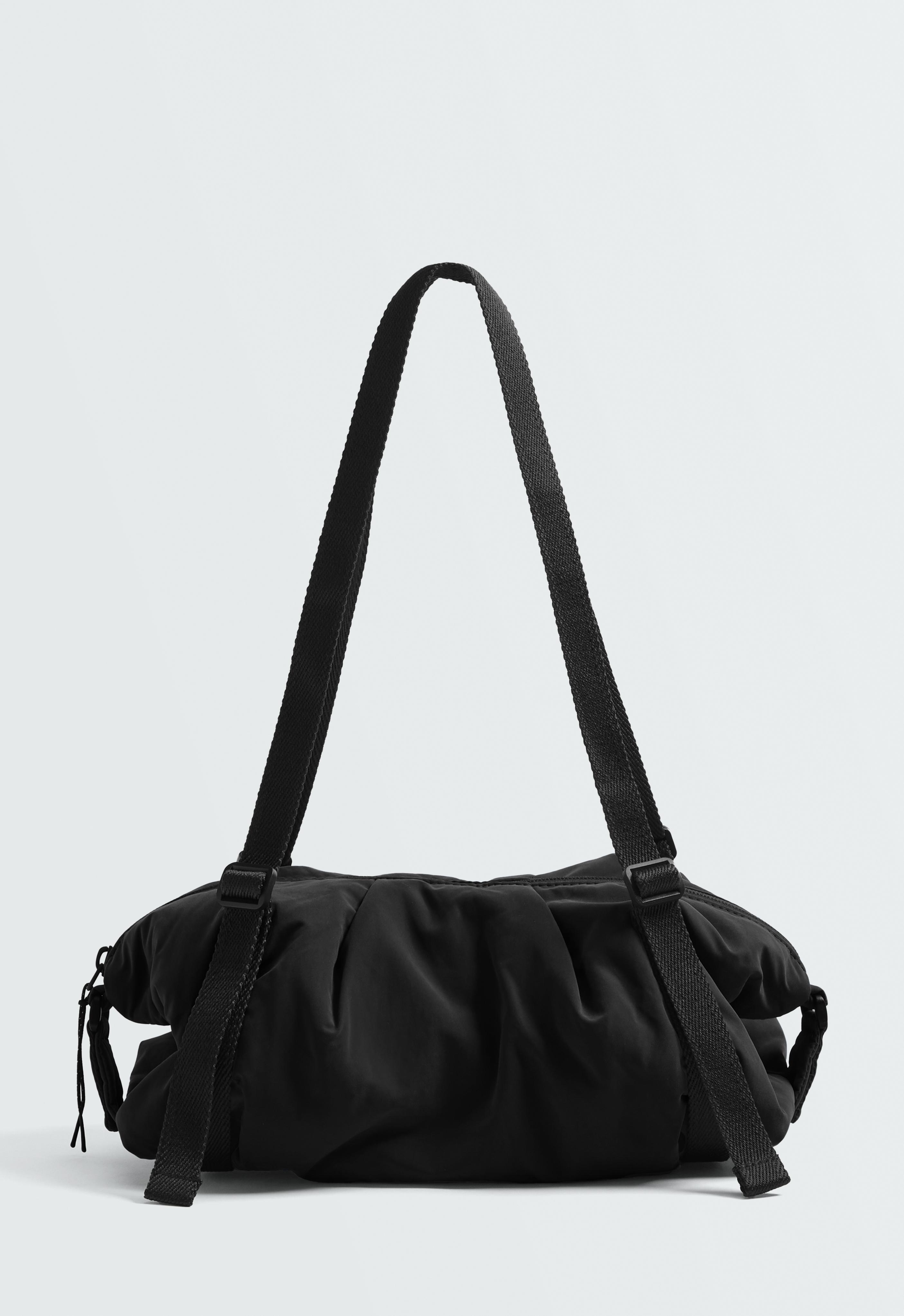 حقيبة كتف صغيرة