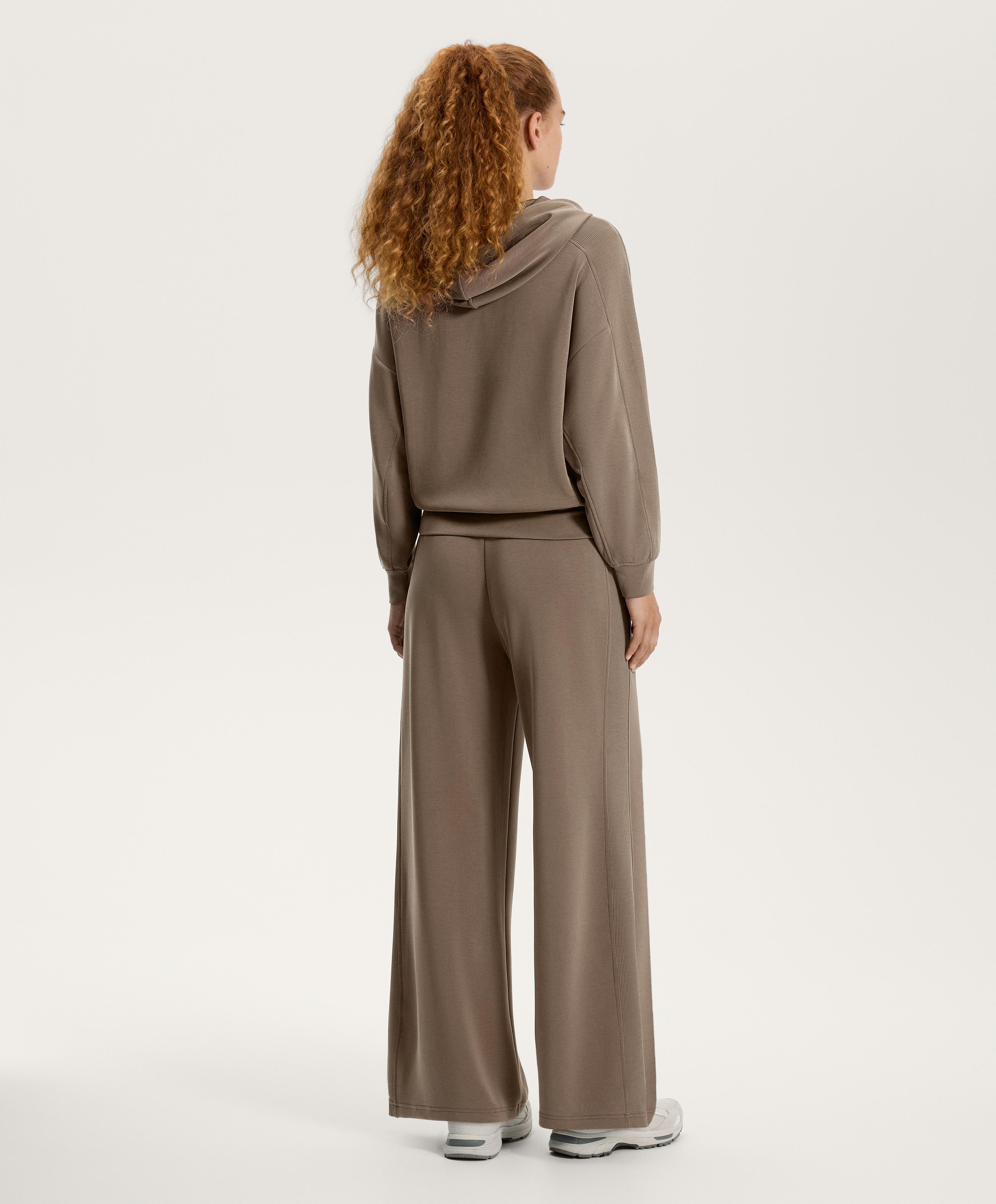 Total Look, gerade geschnitten, mit seitlichem Rippenmuster und dunkelbraunem Modal - Sale