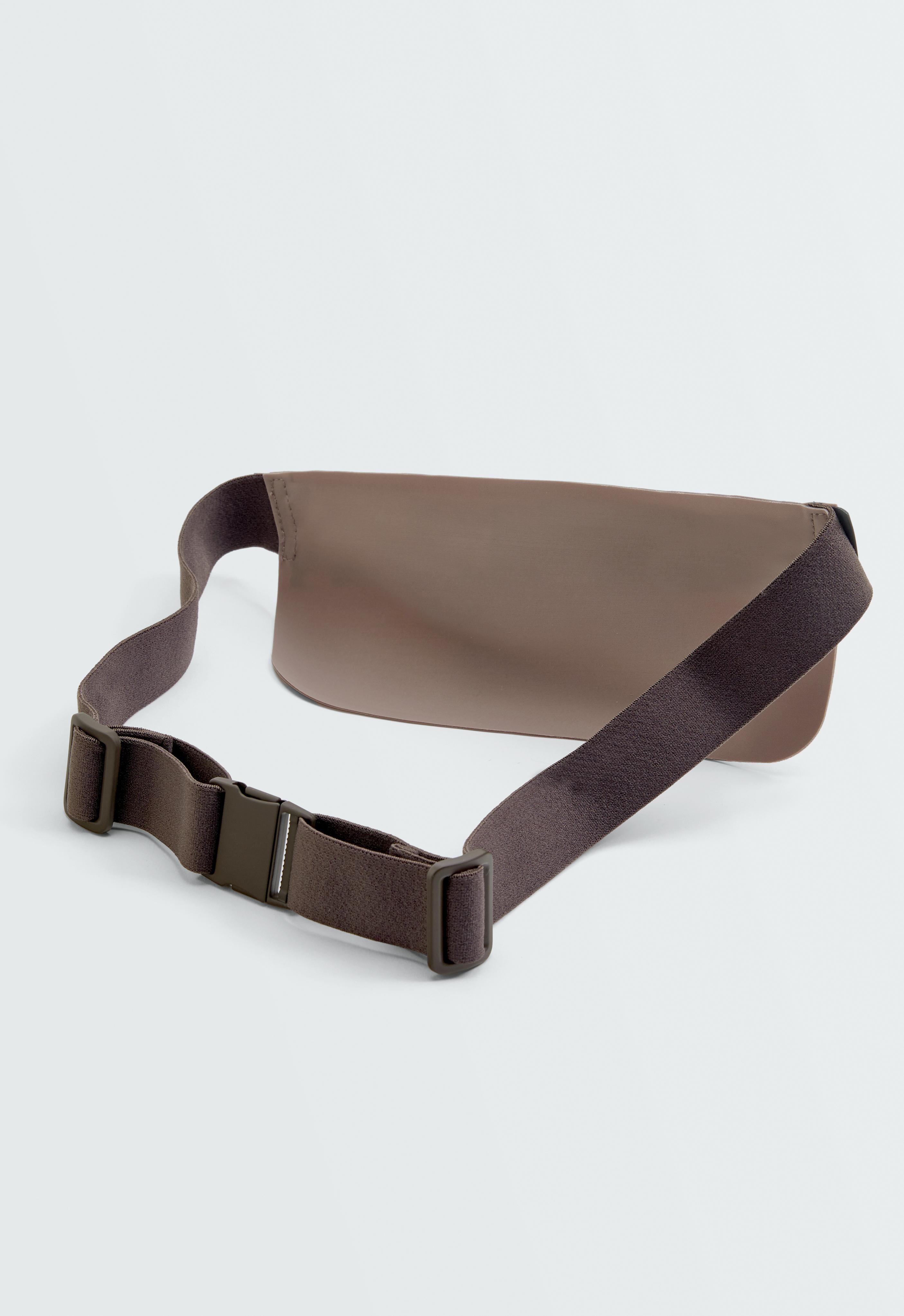 Adjustable running belt bag