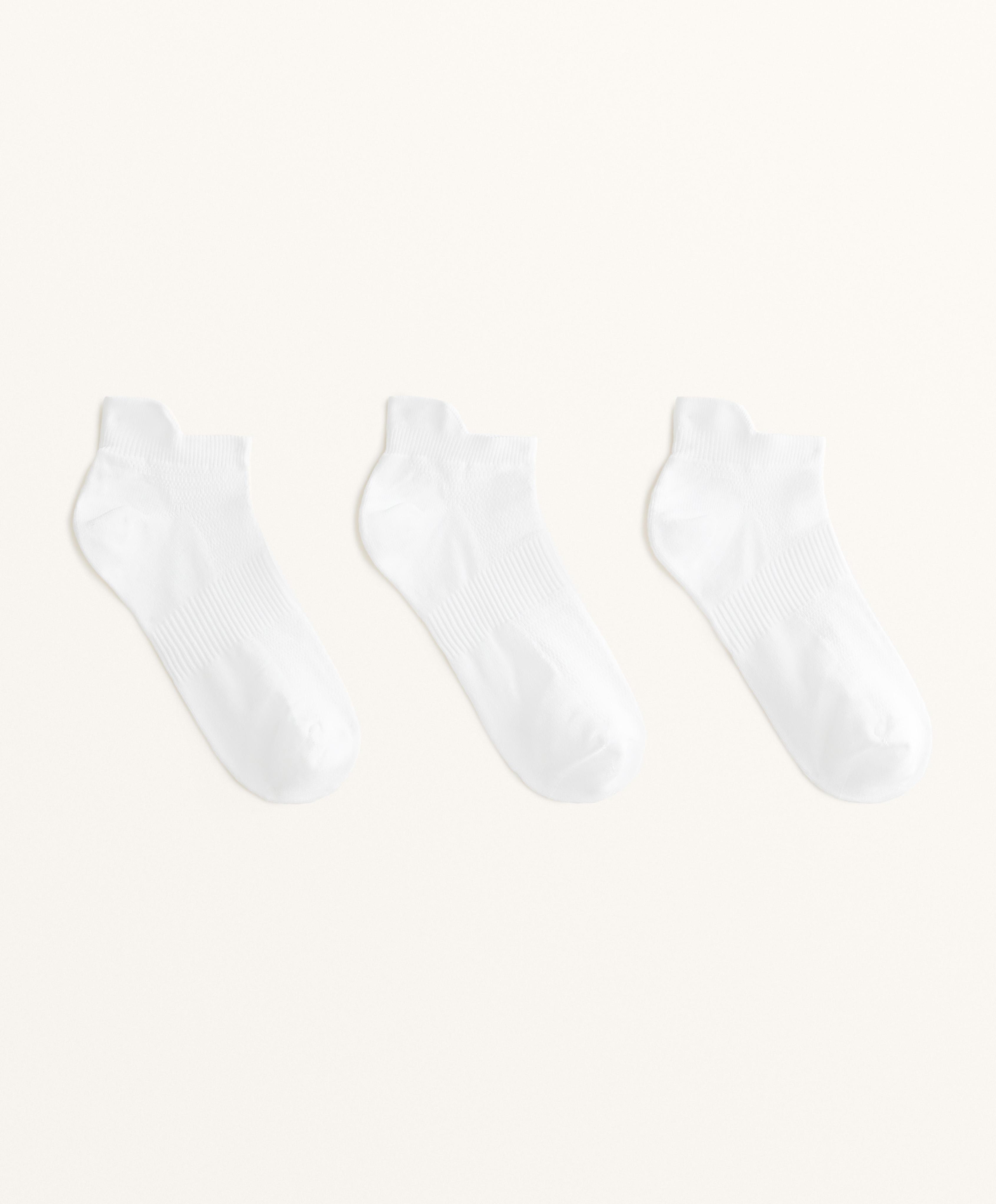 3 perechi de șosete sneaker sport cu amestec de poliamidă și partea din spate mai lungă 3 perechi de șosete sneaker sport cu amestec de poliamidă și partea din spate mai lungă