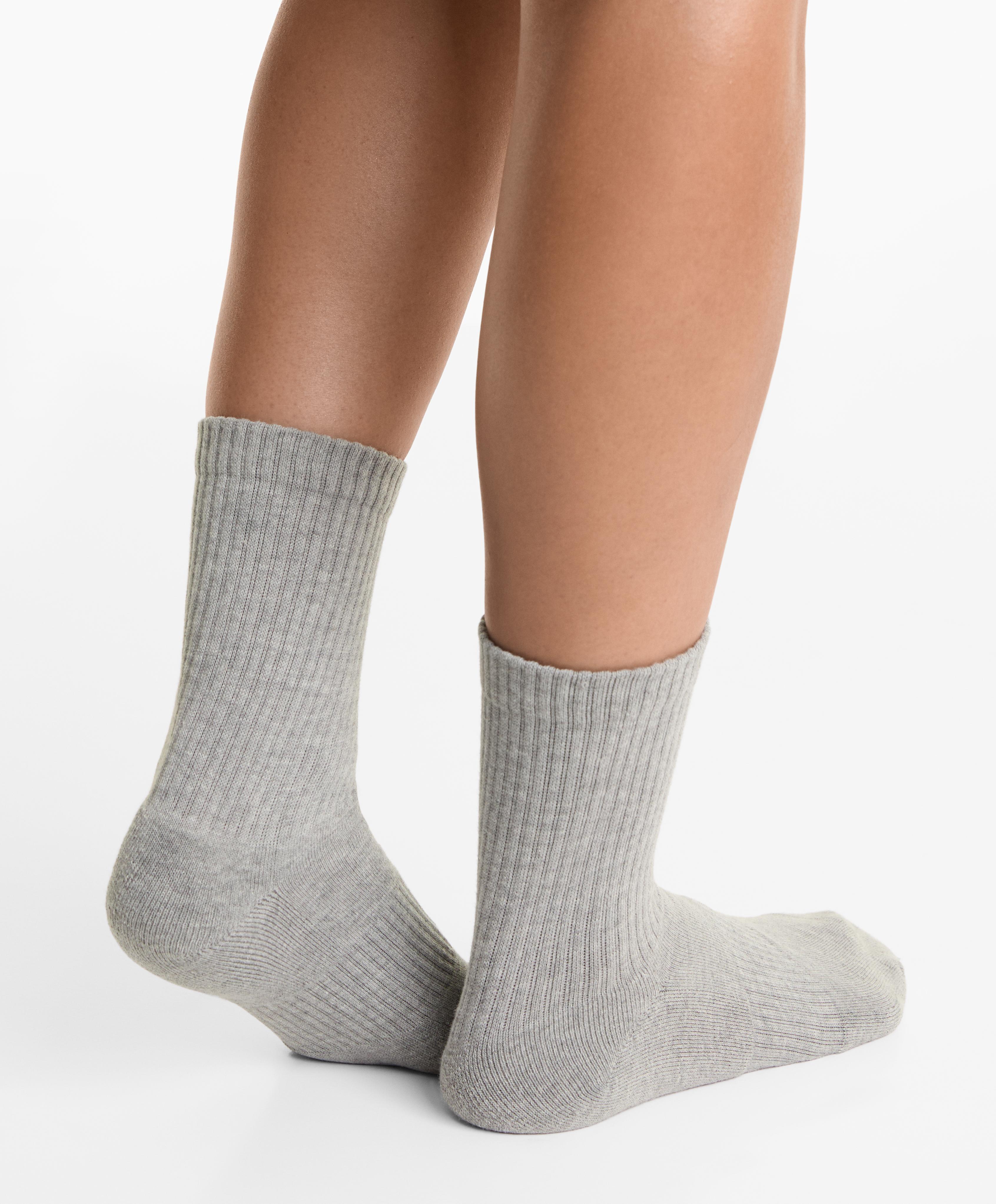 3 أزواج جوارب كلاسيكية رياضية من القطن الممزوج - تنزيلات 3 أزواج جوارب كلاسيكية رياضية من القطن الممزوج - تنزيلات