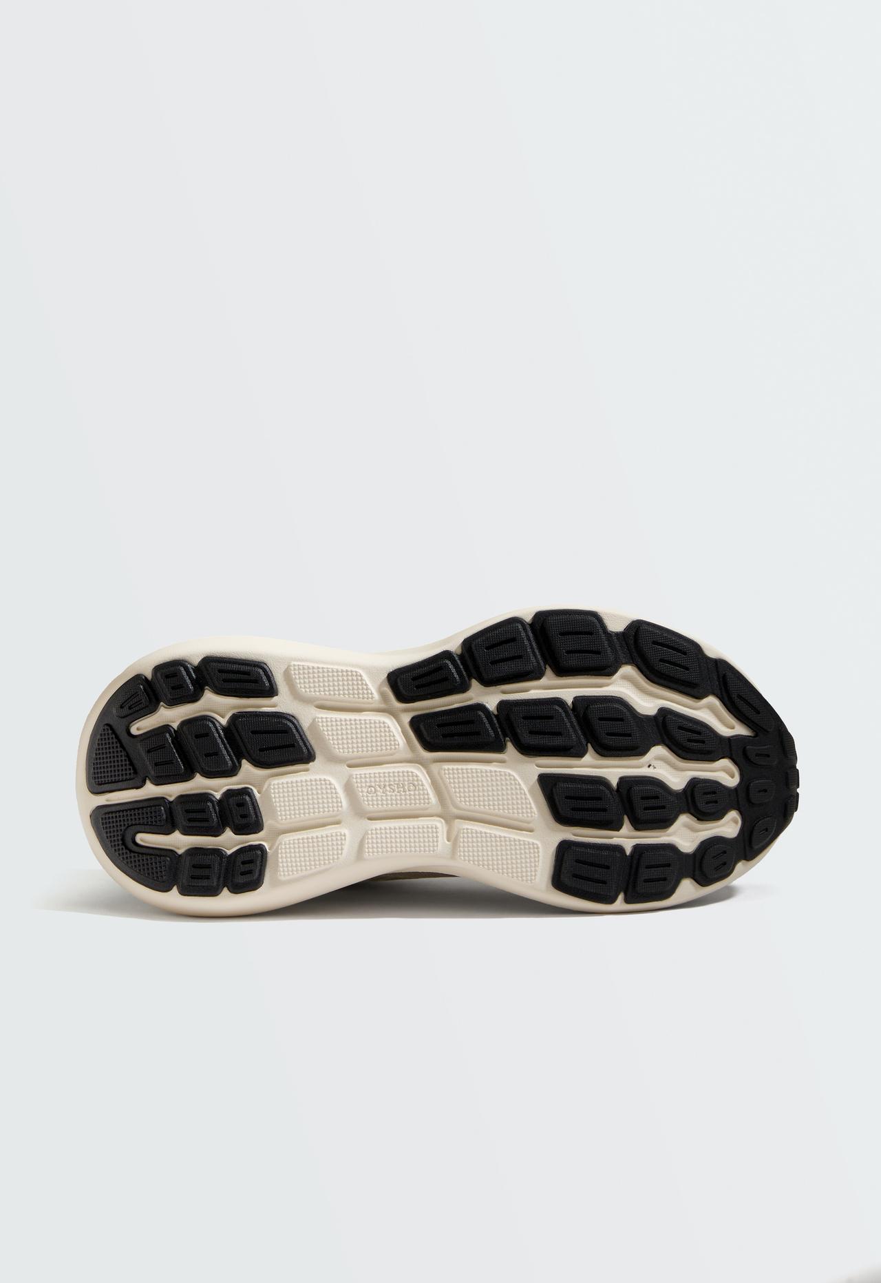 Trainers running OY/ER 835 V2 — OFF WHITE