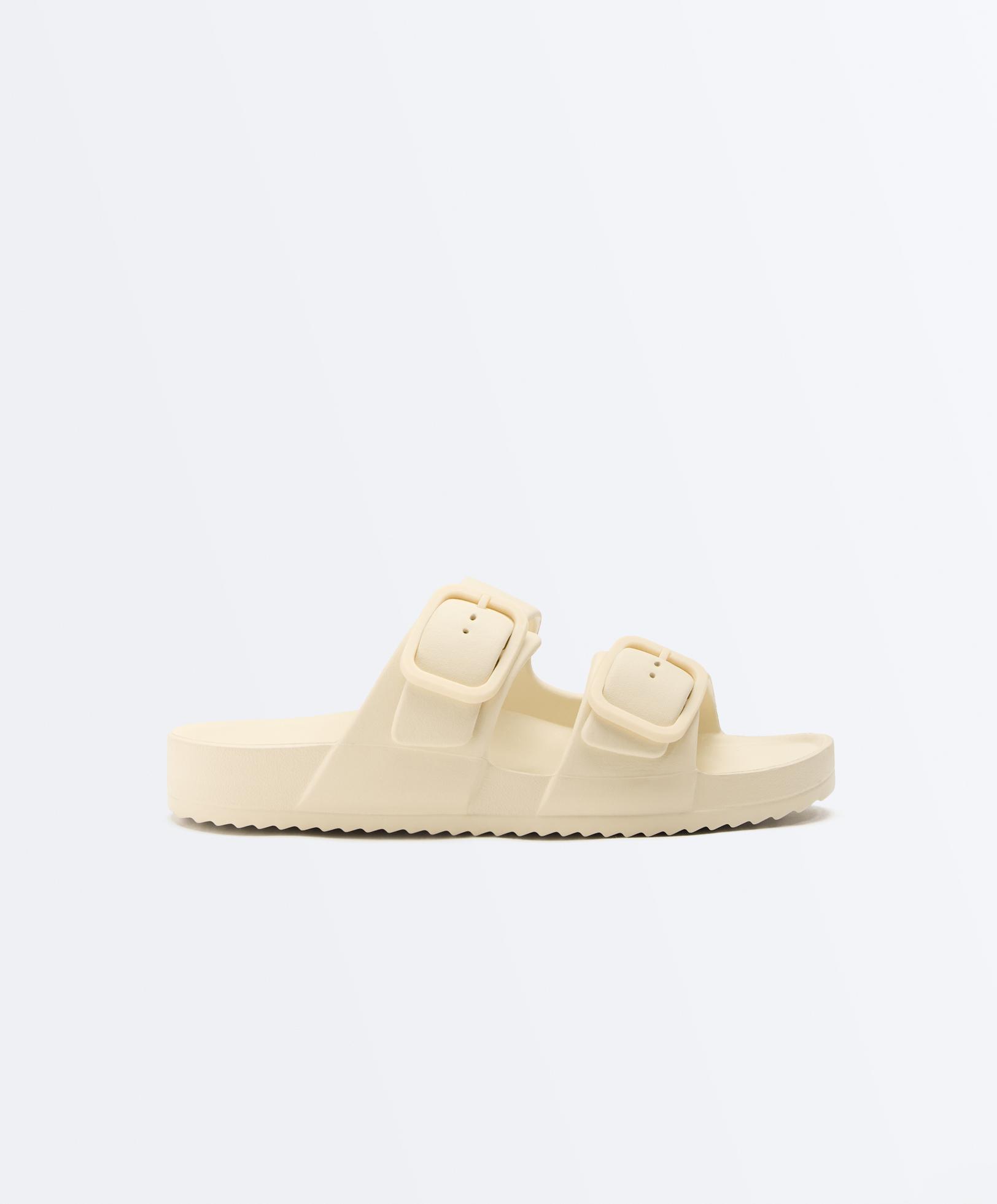 Sandalia de baño hebillas