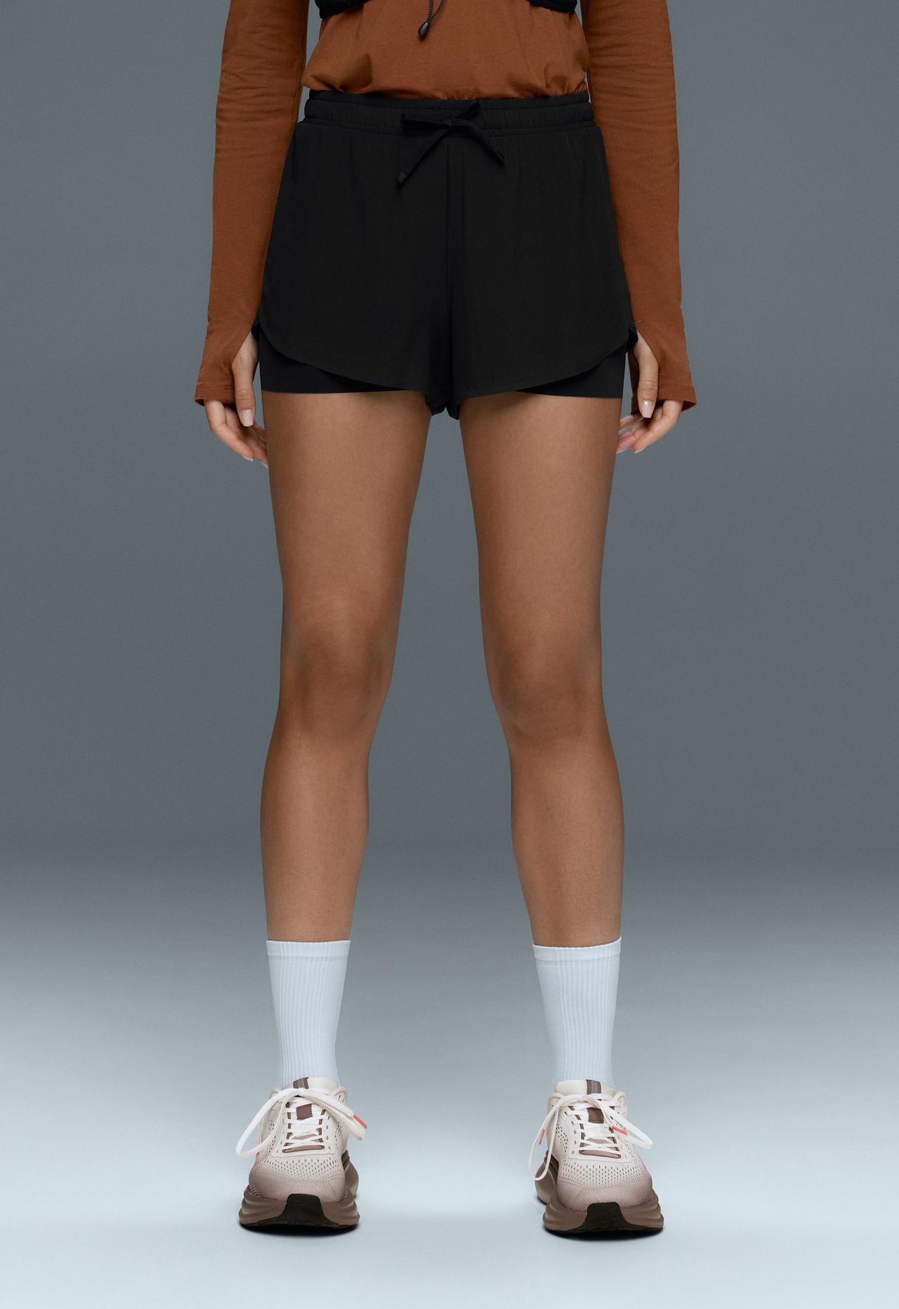Light Touch 2-in-1 mid-rise shorts — BLACK