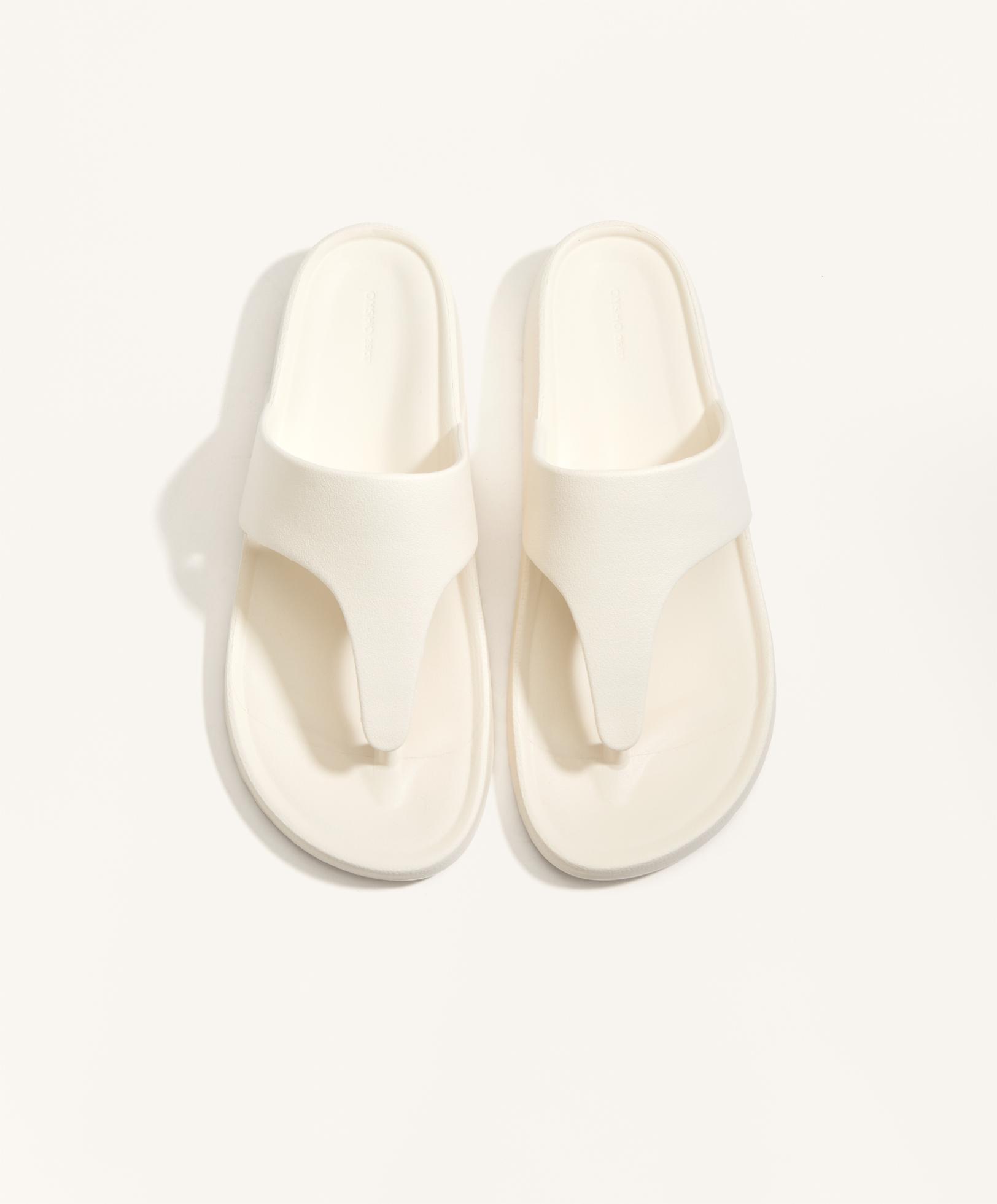 T-bar beachwear sandal