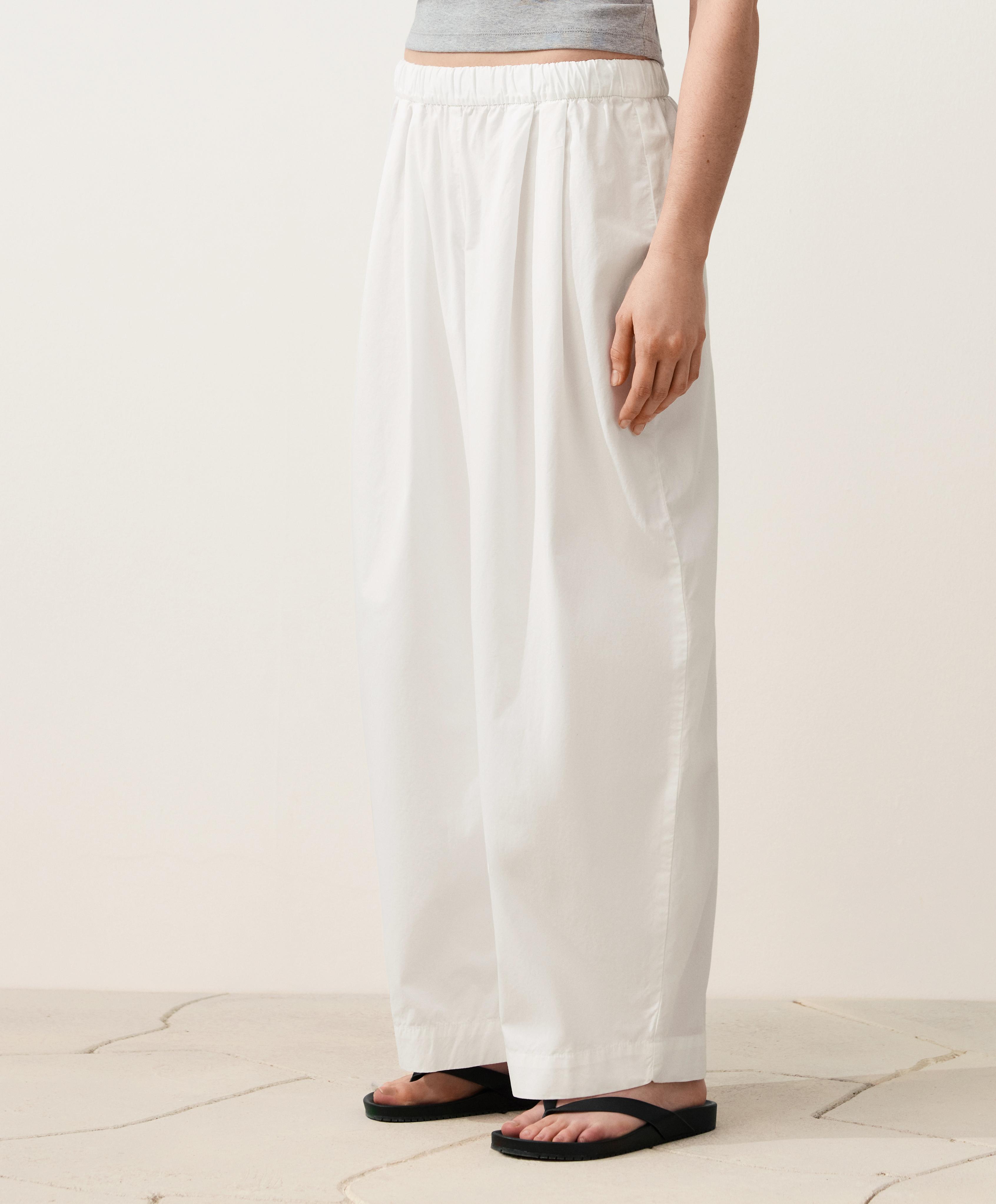 Pantalón tapered pliegues 100% algodón