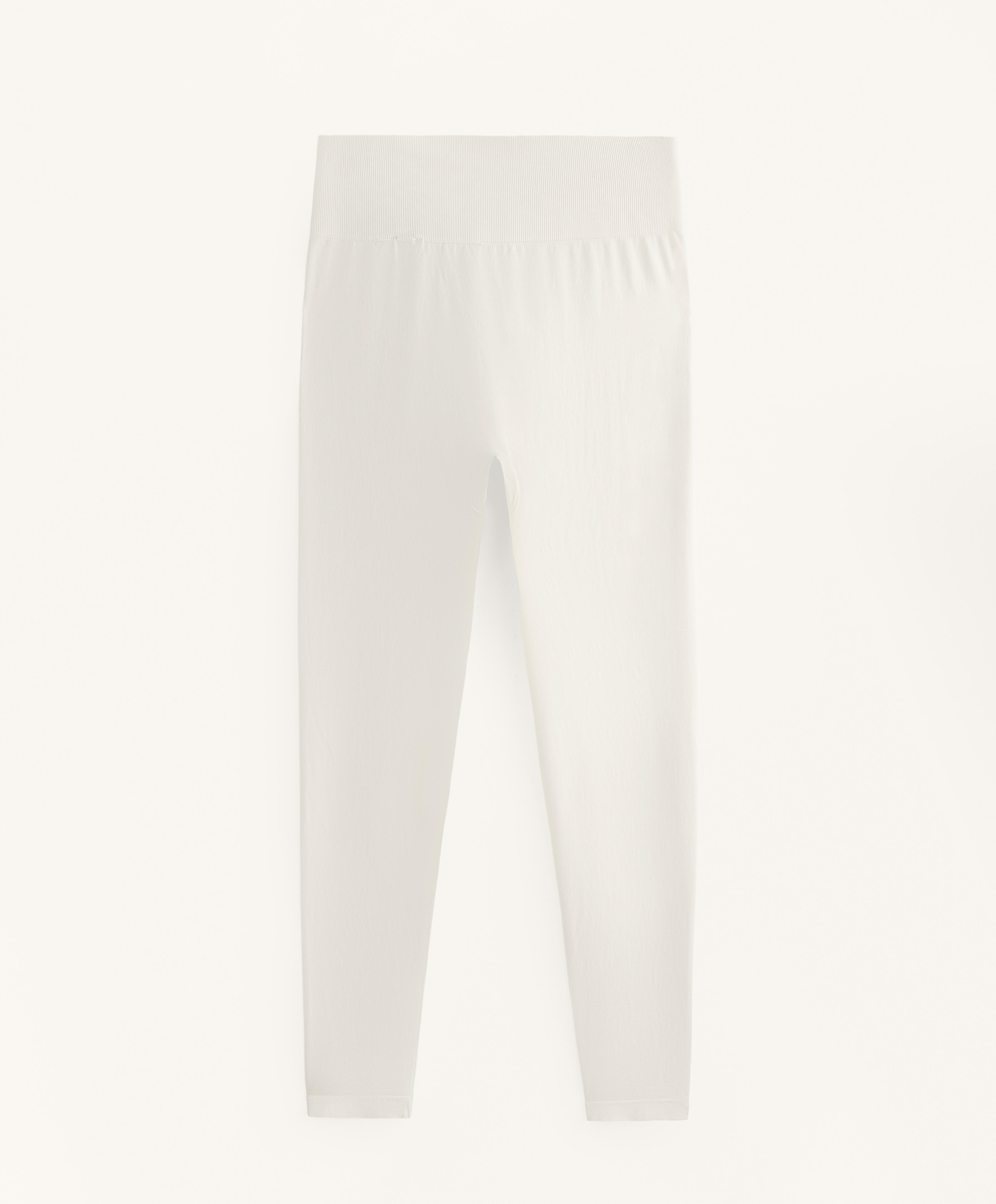 Ankle-length seamless base layer leggings Ankle-length seamless base layer leggings