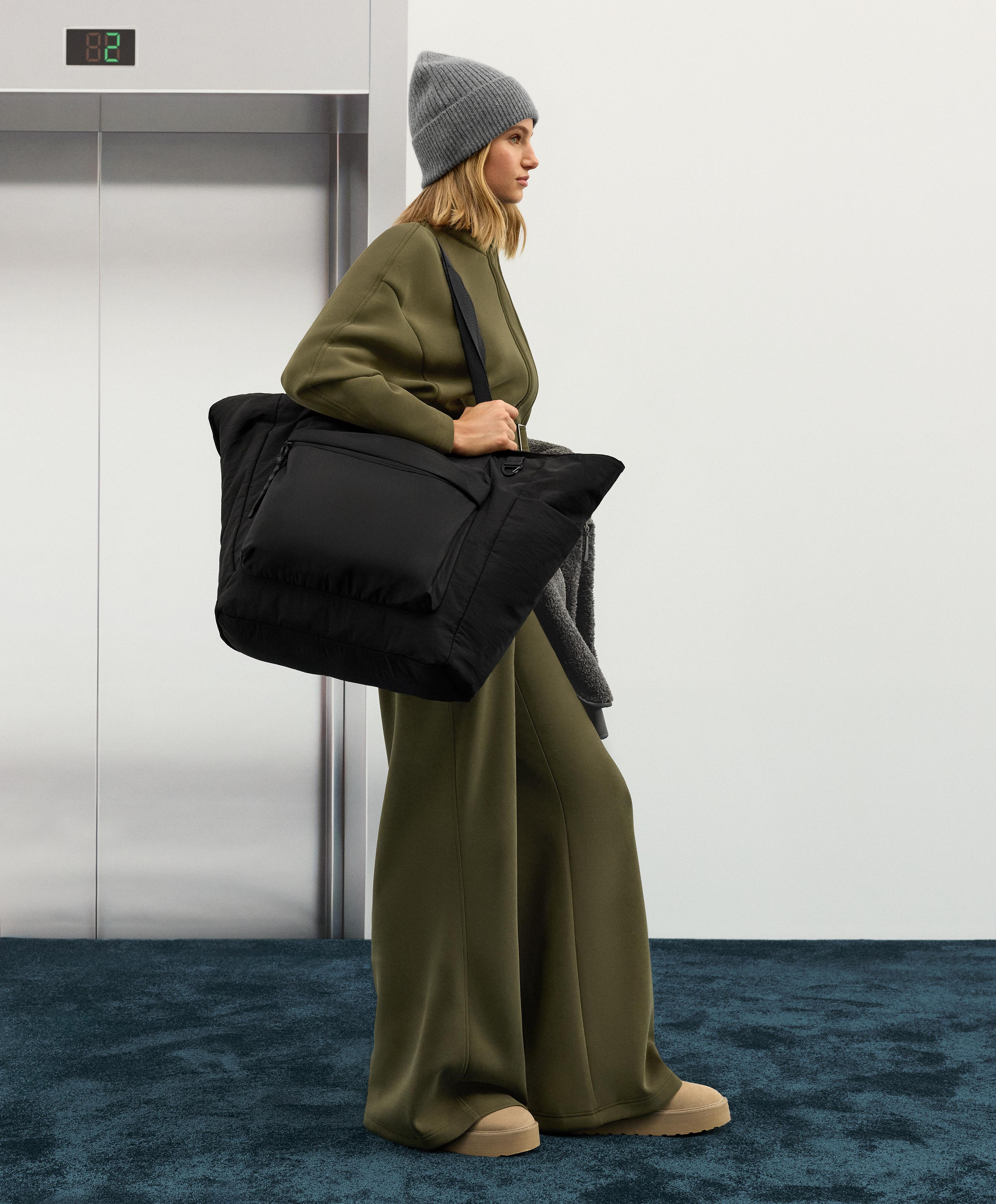 Сумка з високотехнологічної тканини з передньою кишенею