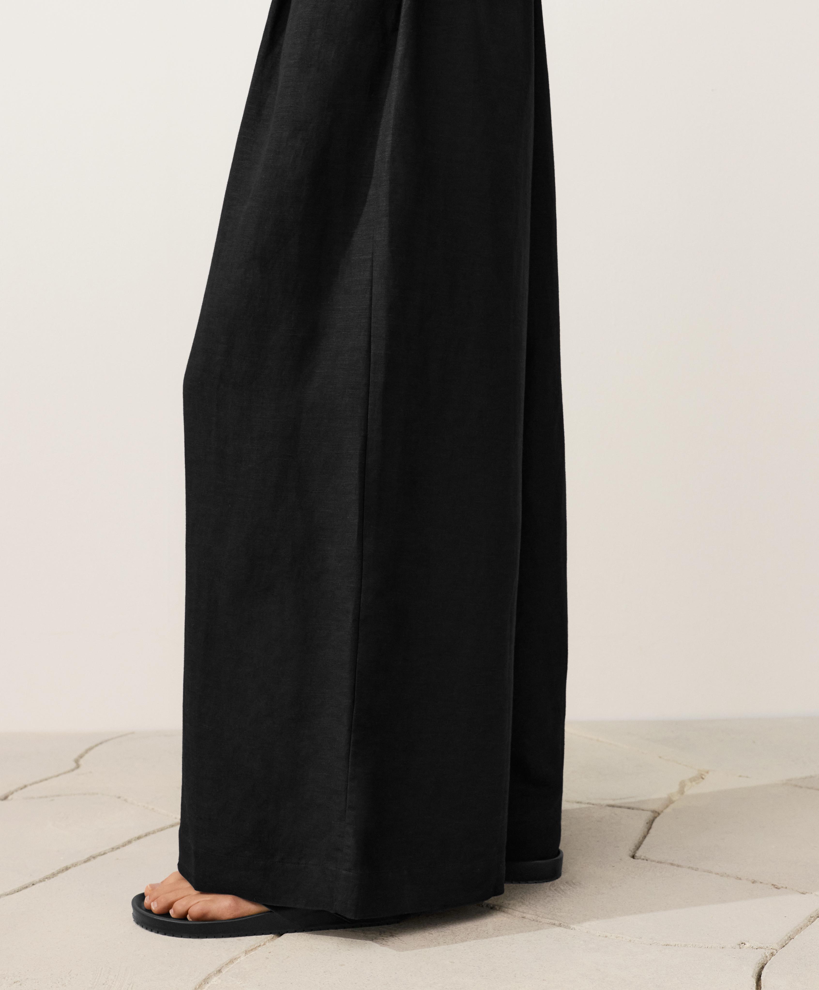 Linen long jumpsuit with lapel collar — BLACK