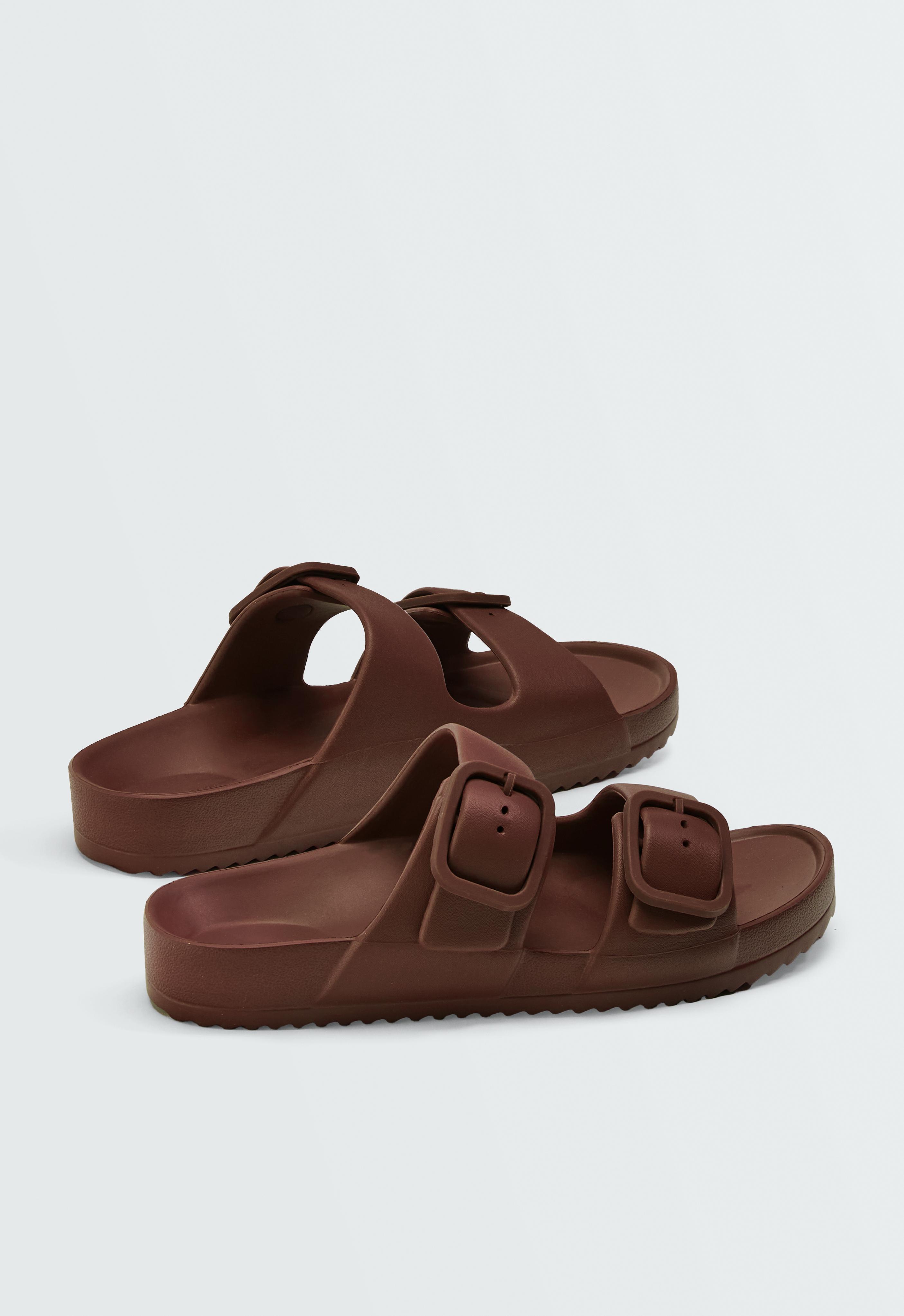 Buckle beach sandals — BROWN