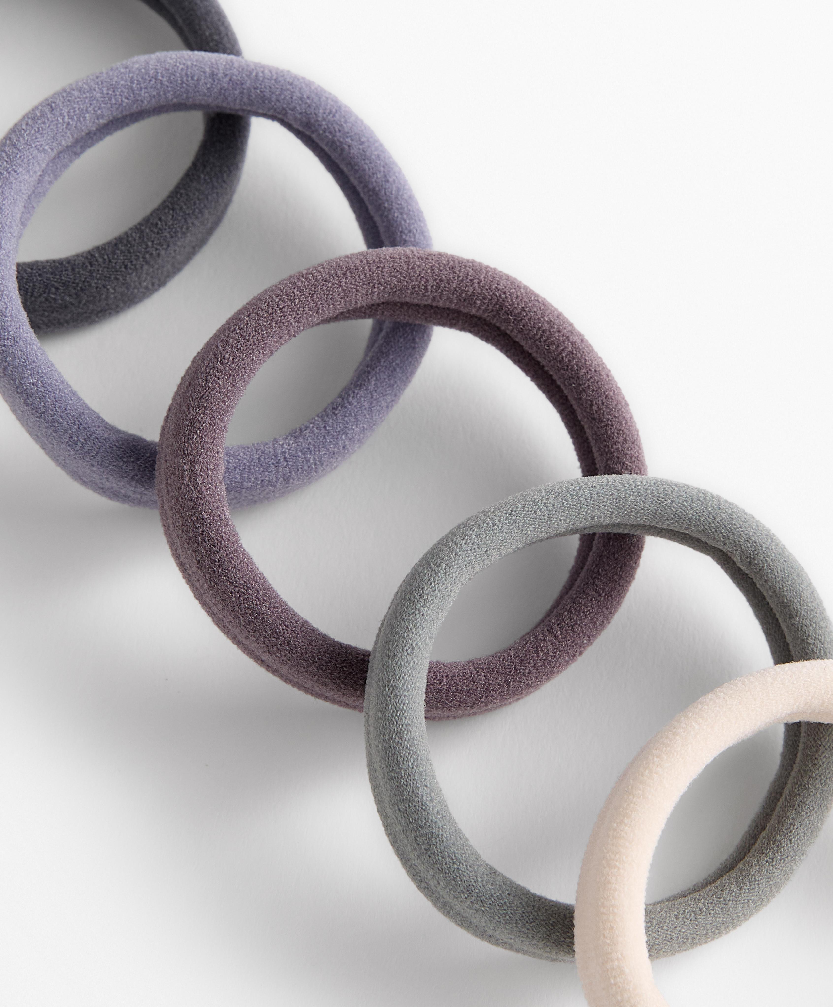 5 smooth hair scrunchies
