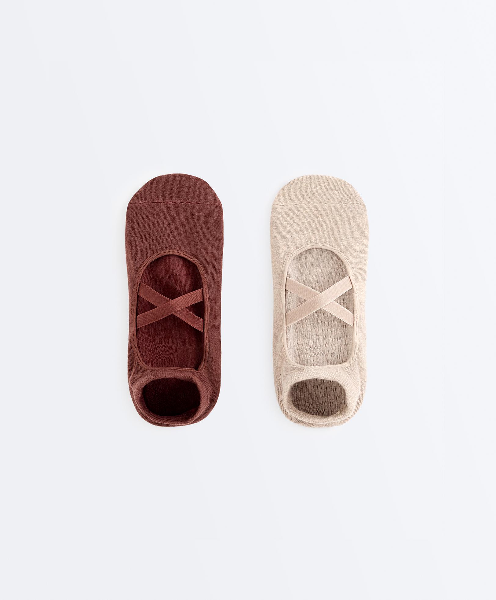 2 pairs of cotton blend sneaker yoga and Pilates socks with crossover straps — MAHOGANY