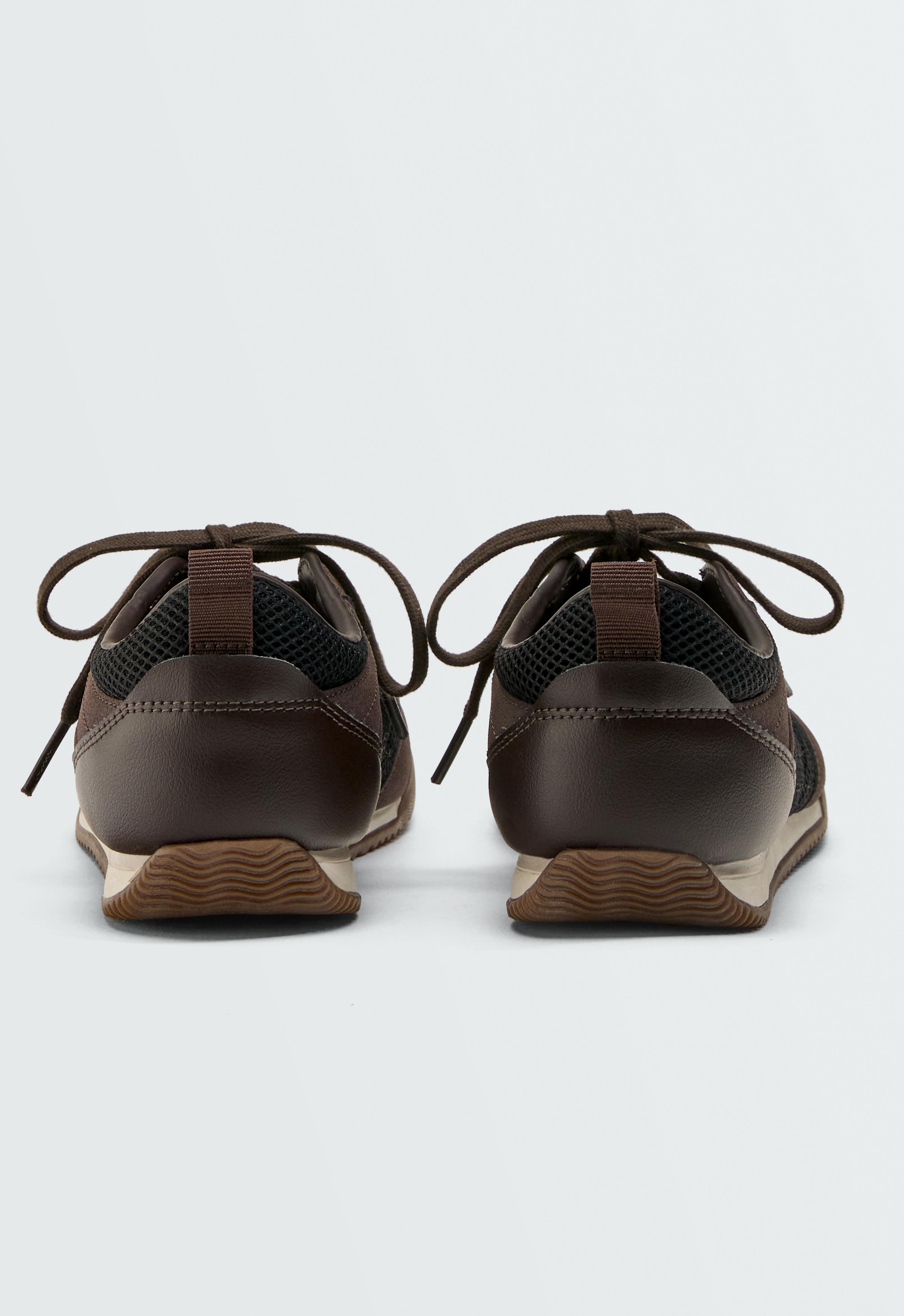 Mixed-material mesh trainers — CHOCOLATE      
