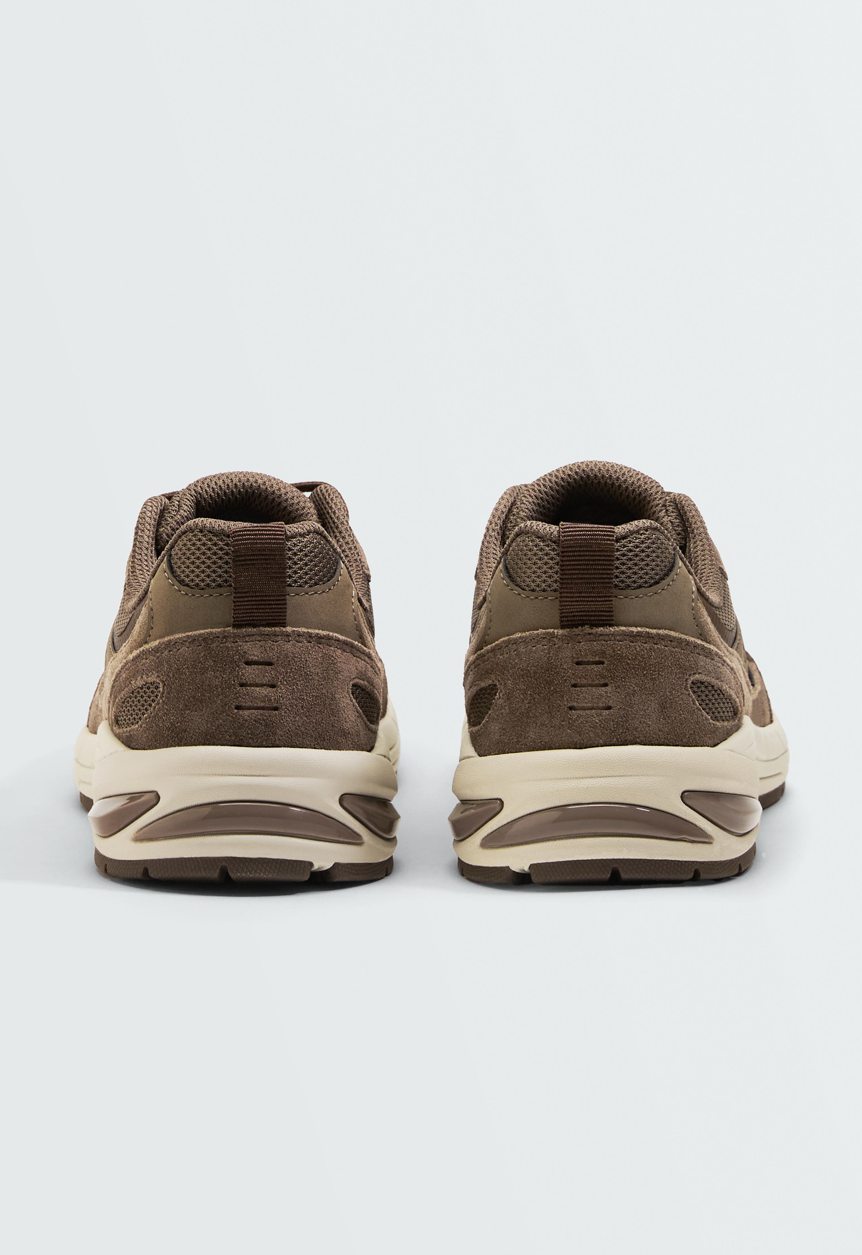 Running-style trainers — BROWN