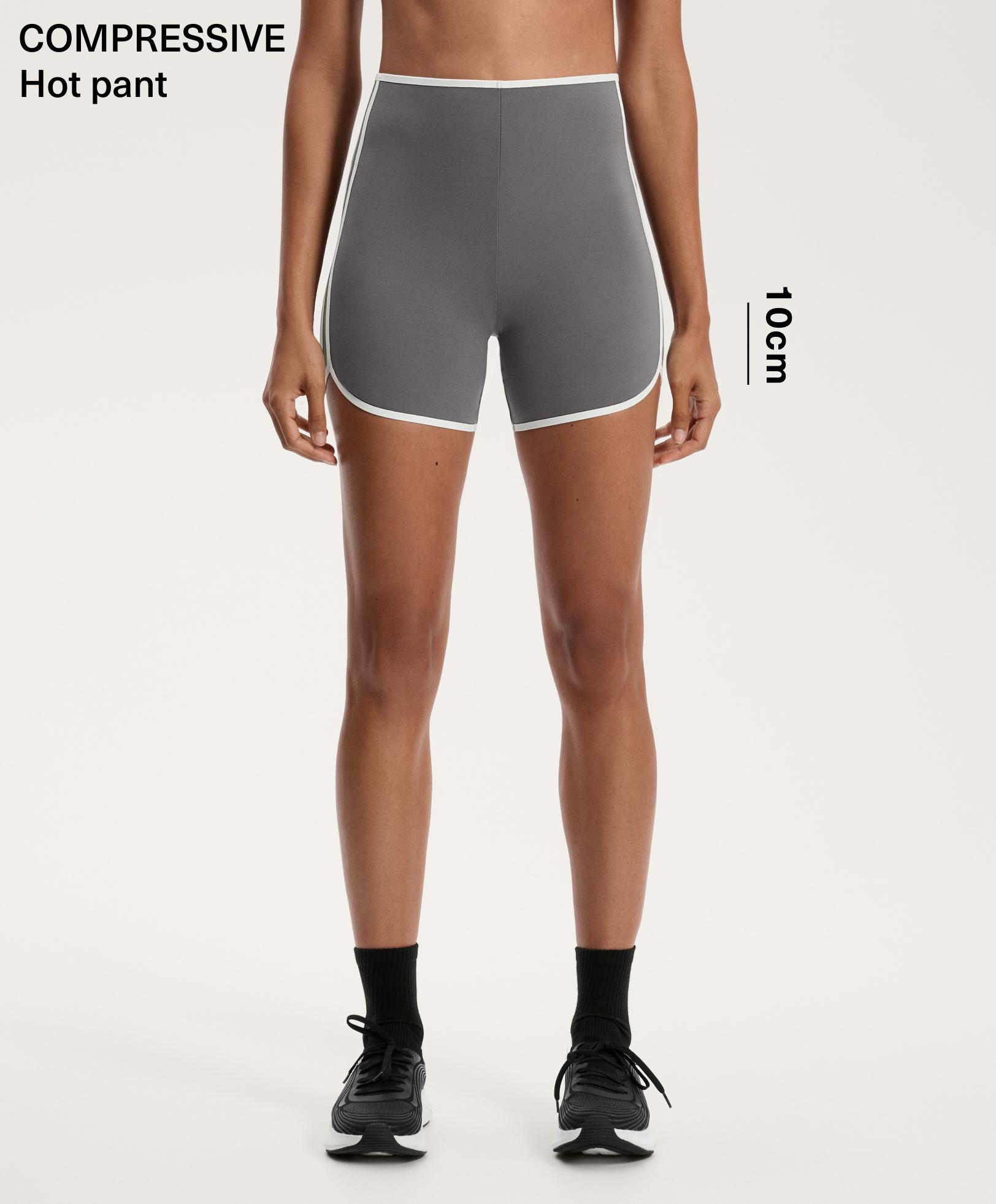 Compressive retro high-rise 10cm hot pants Compressive retro high-rise 10cm hot pants