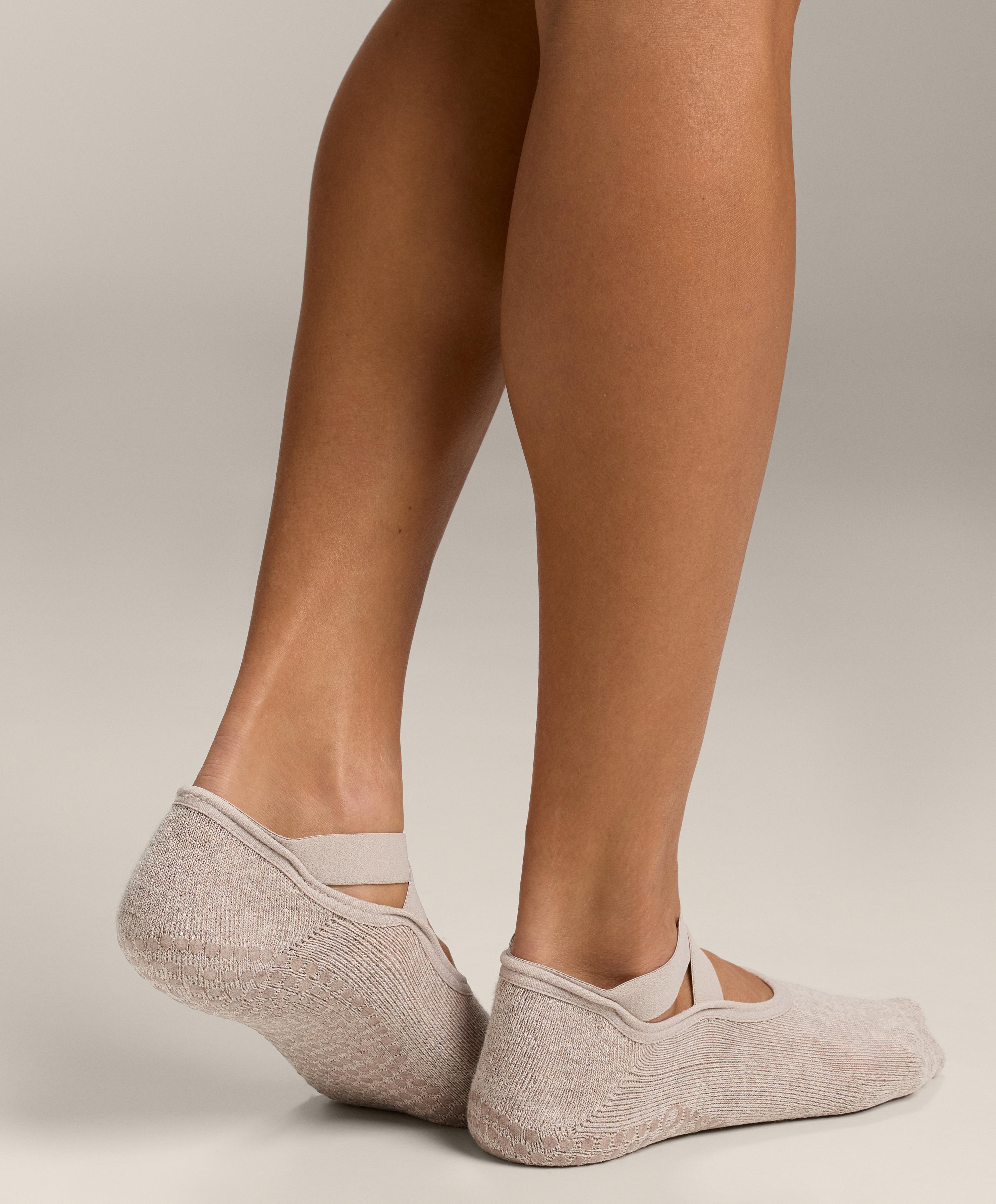 2 pairs of padded cotton blend yoga and Pilates socks with crossover straps — PALE TAN