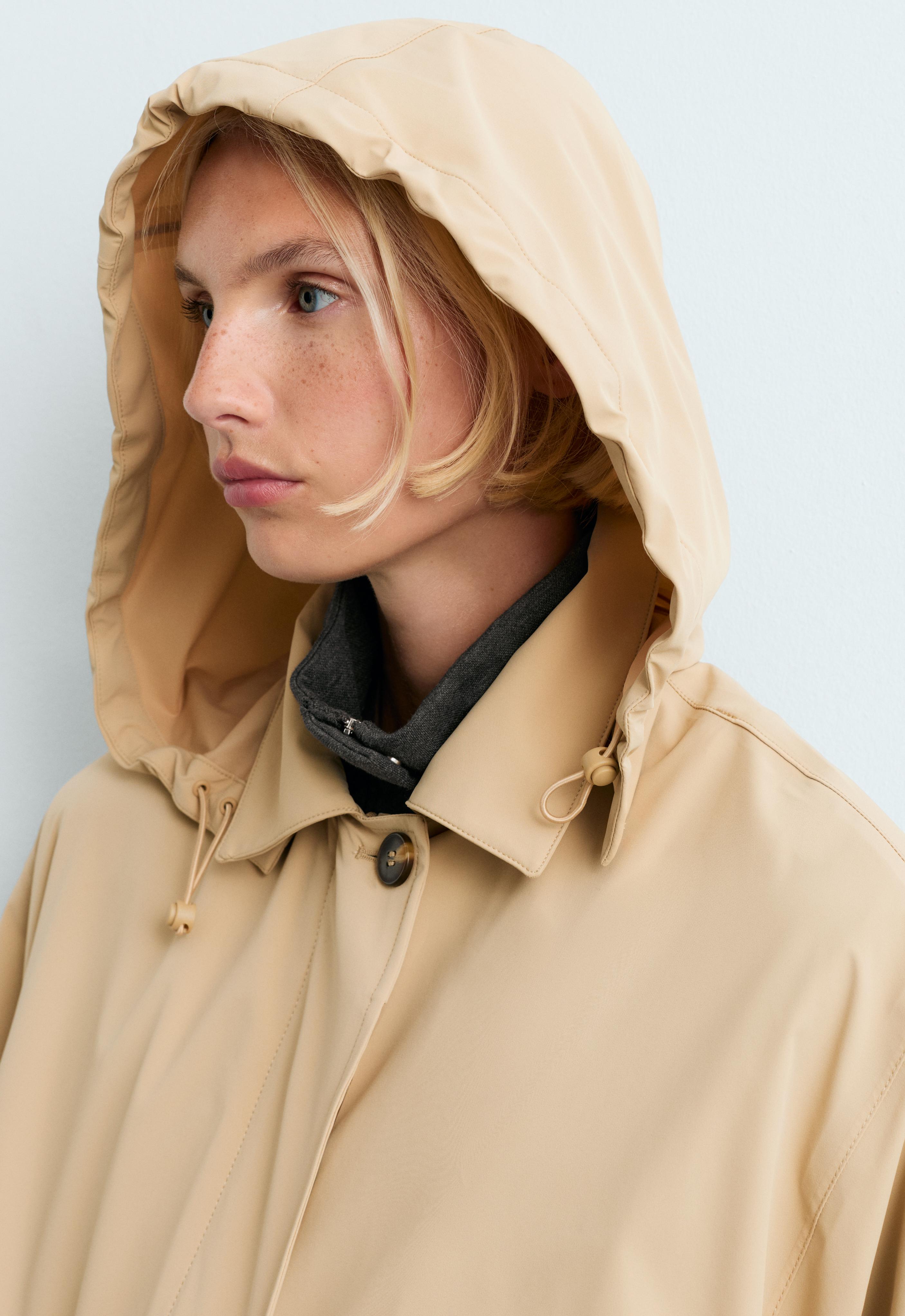 Extra lightweight 10k waterproof short cape — CAMEL