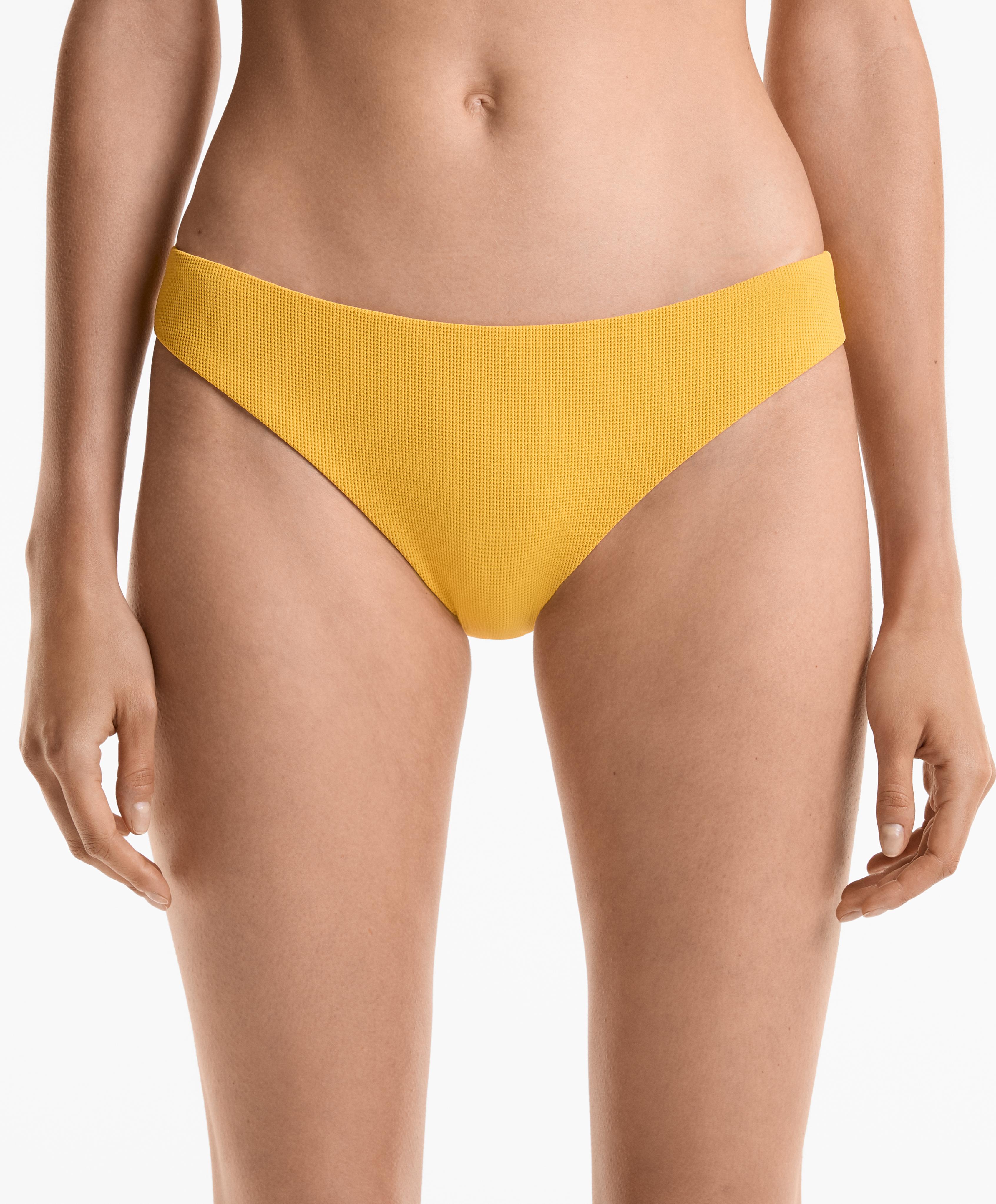 บิกินี่ท่อนล่างแบบคลาสสิกผ้าปิเก้ บิกินี่ท่อนล่างแบบคลาสสิกผ้าปิเก้