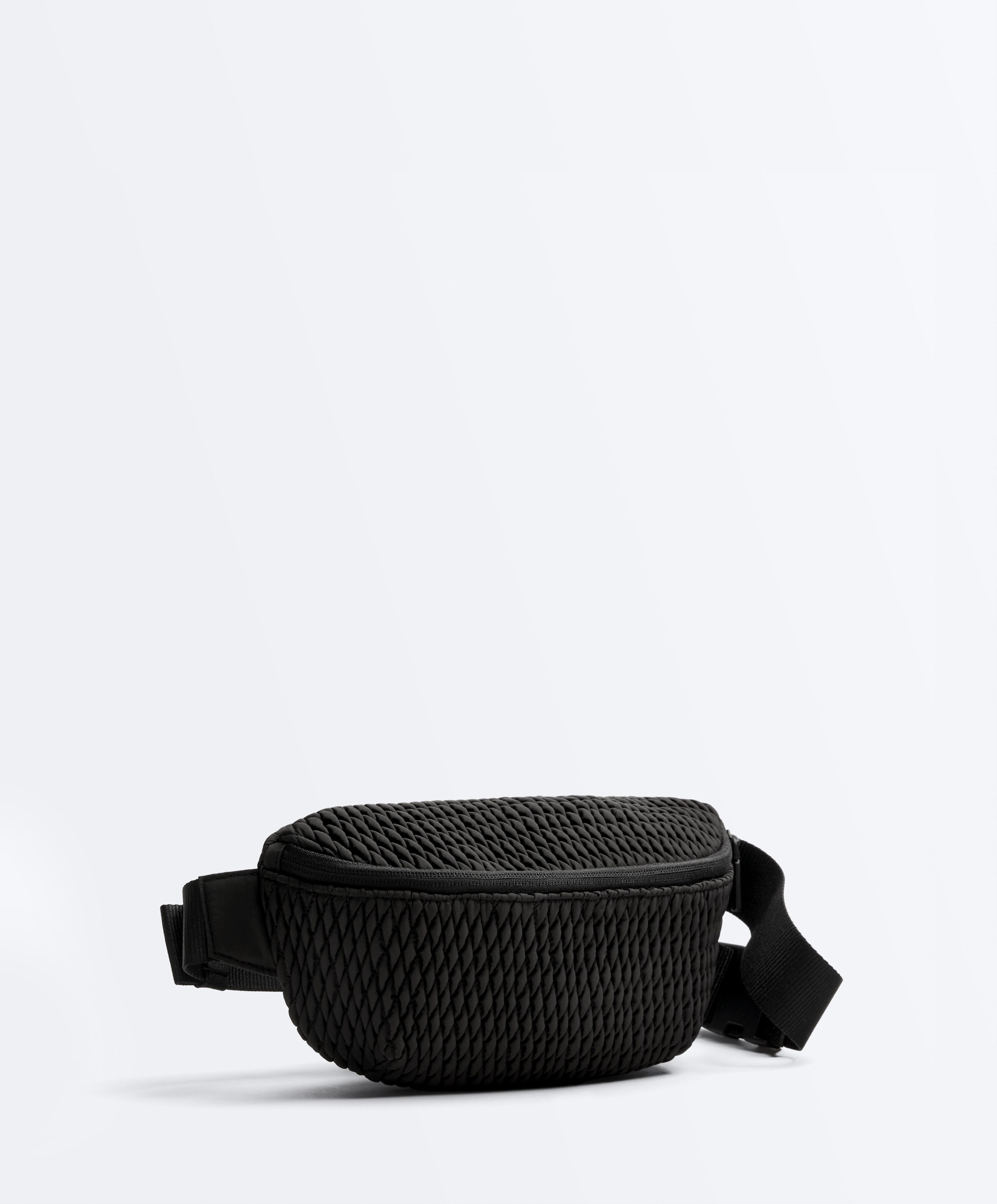Padded belt bag — BLACK