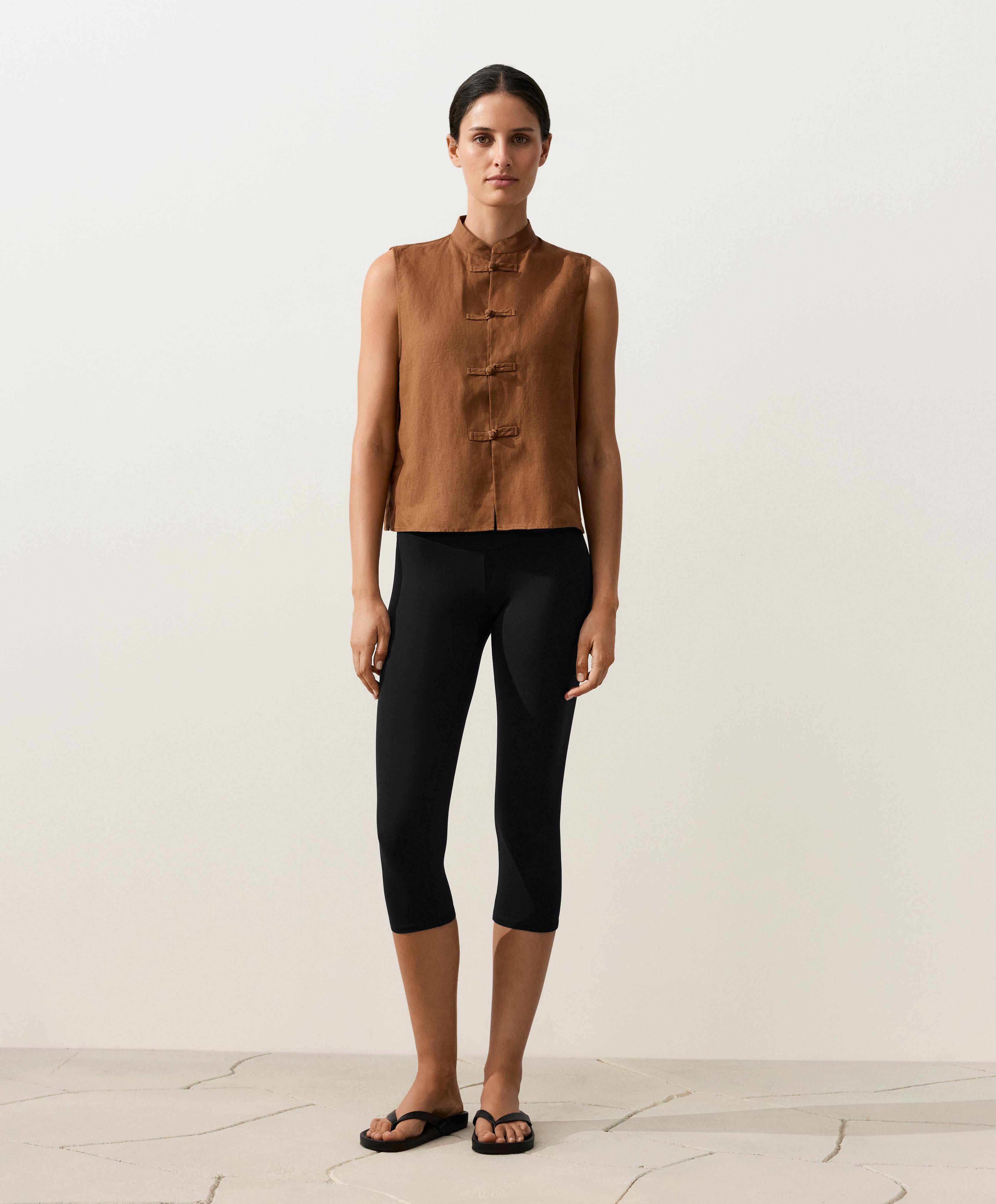 100% linen sleeveless stand-up collar shirt — TOFFEE