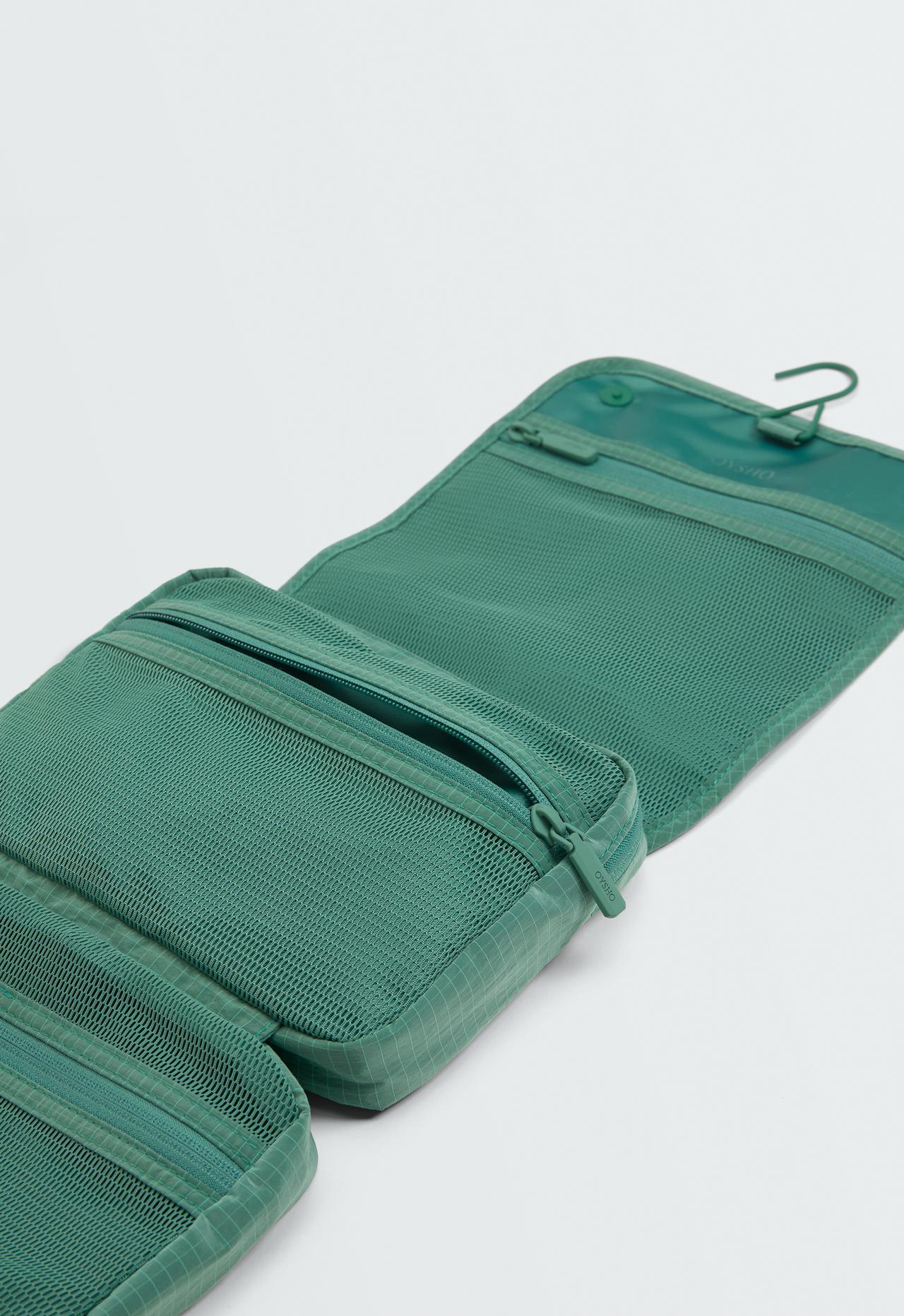 Hanging wash bag — GREEN