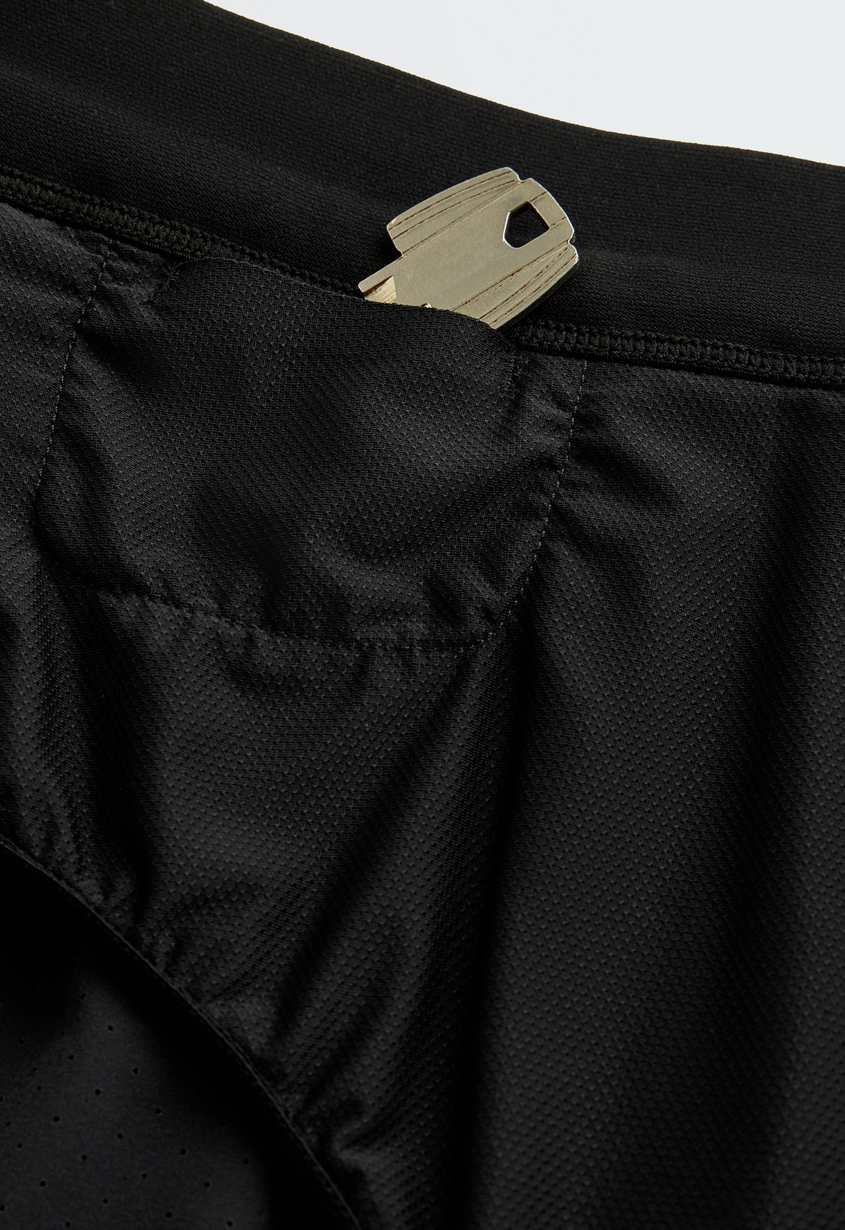 Mid-rise 7cm technical shorts — BLACK