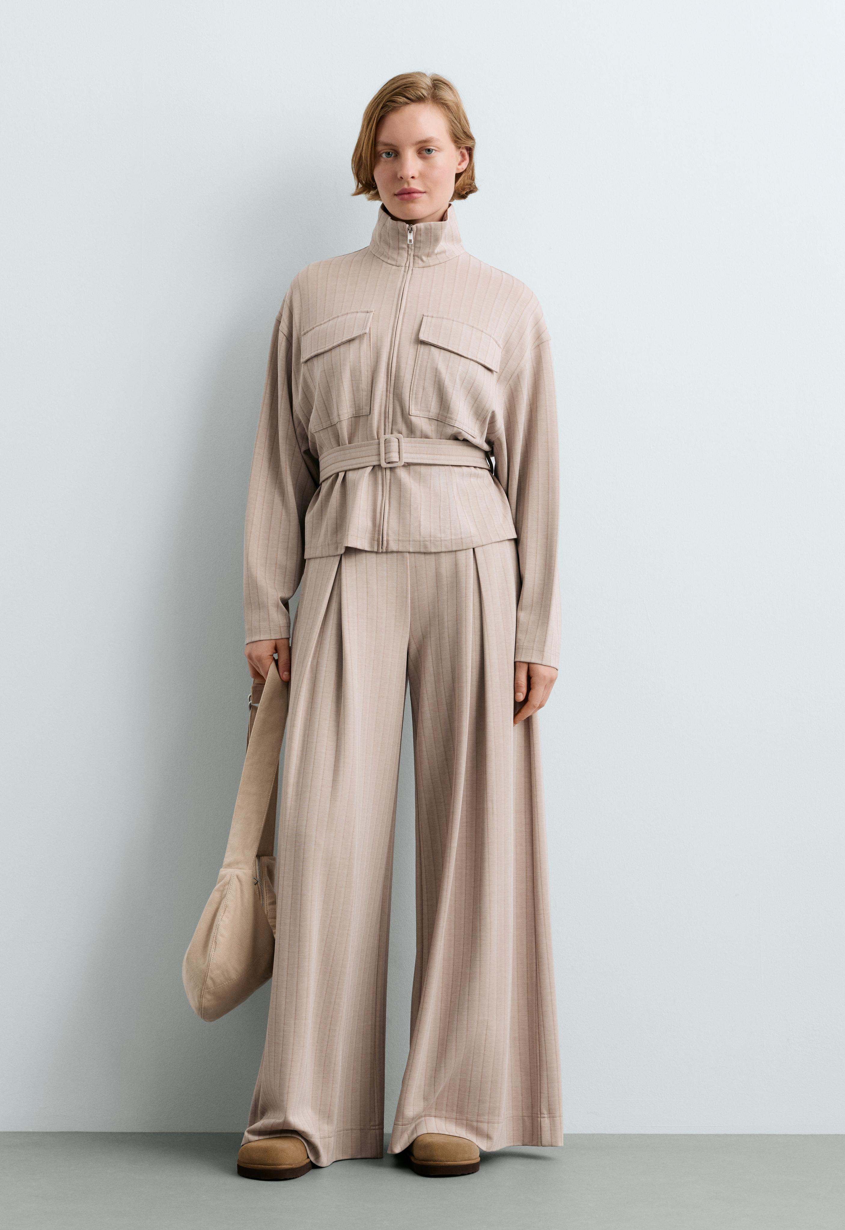Total look wide leg με μοντάλ και ριγέ μοτίβο μπεζ