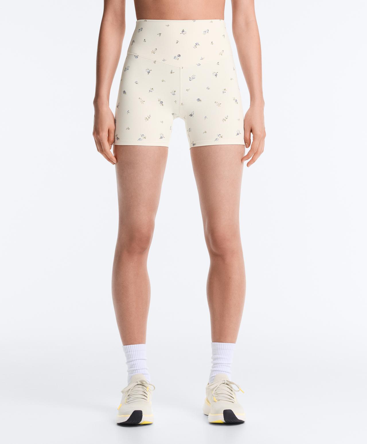 Evermove high-rise 10cm hot pants with floral print — PALE ECRU