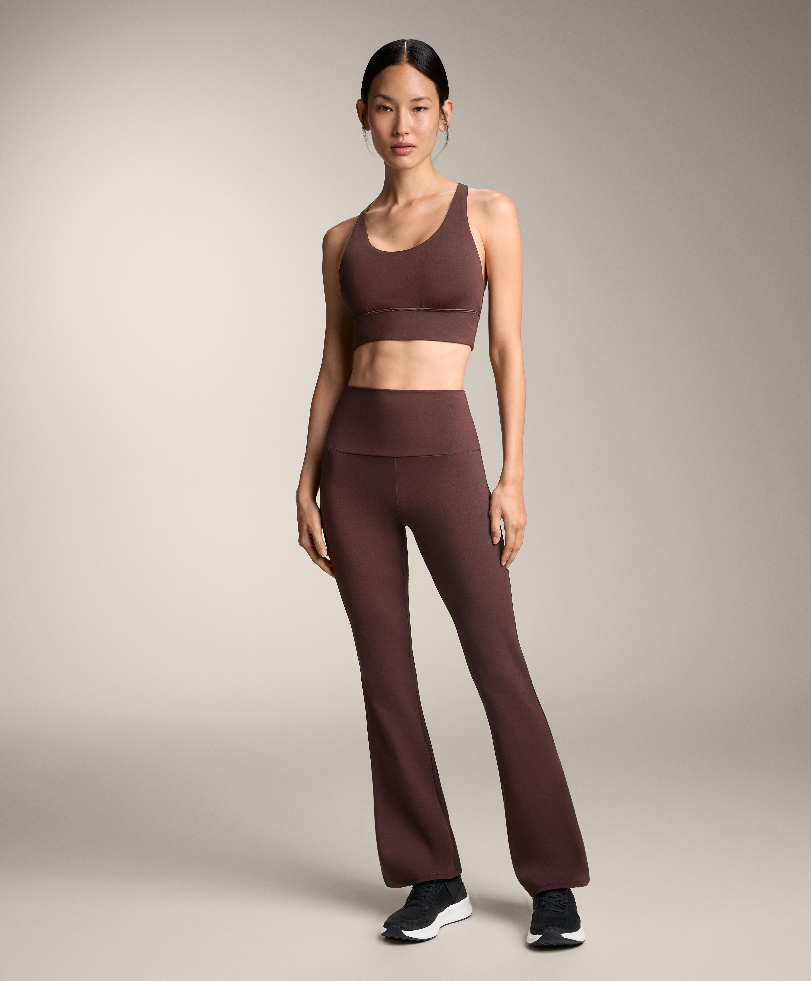 Total look flare high rise Comfortlux chocolate com sutiã
