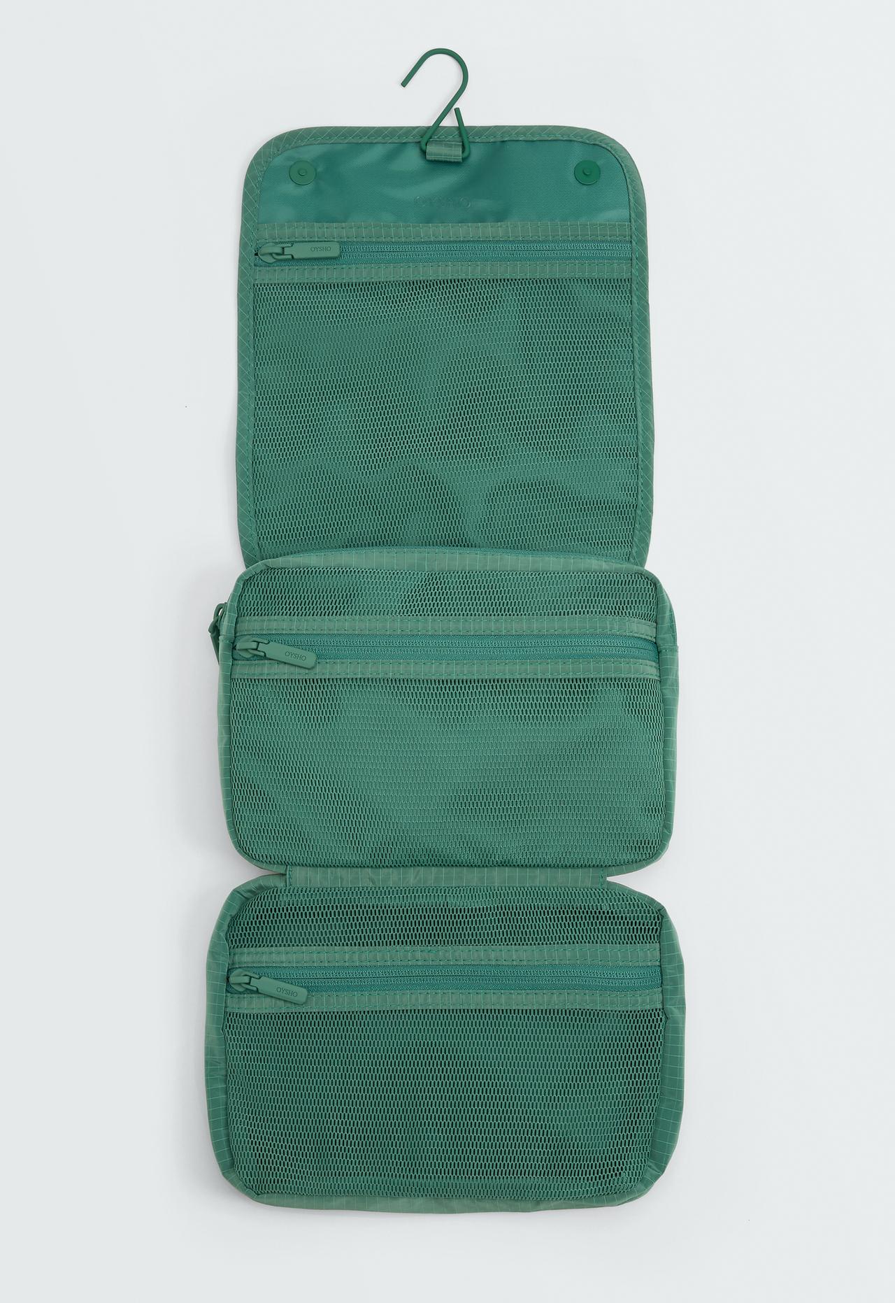 Hanging wash bag — GREEN