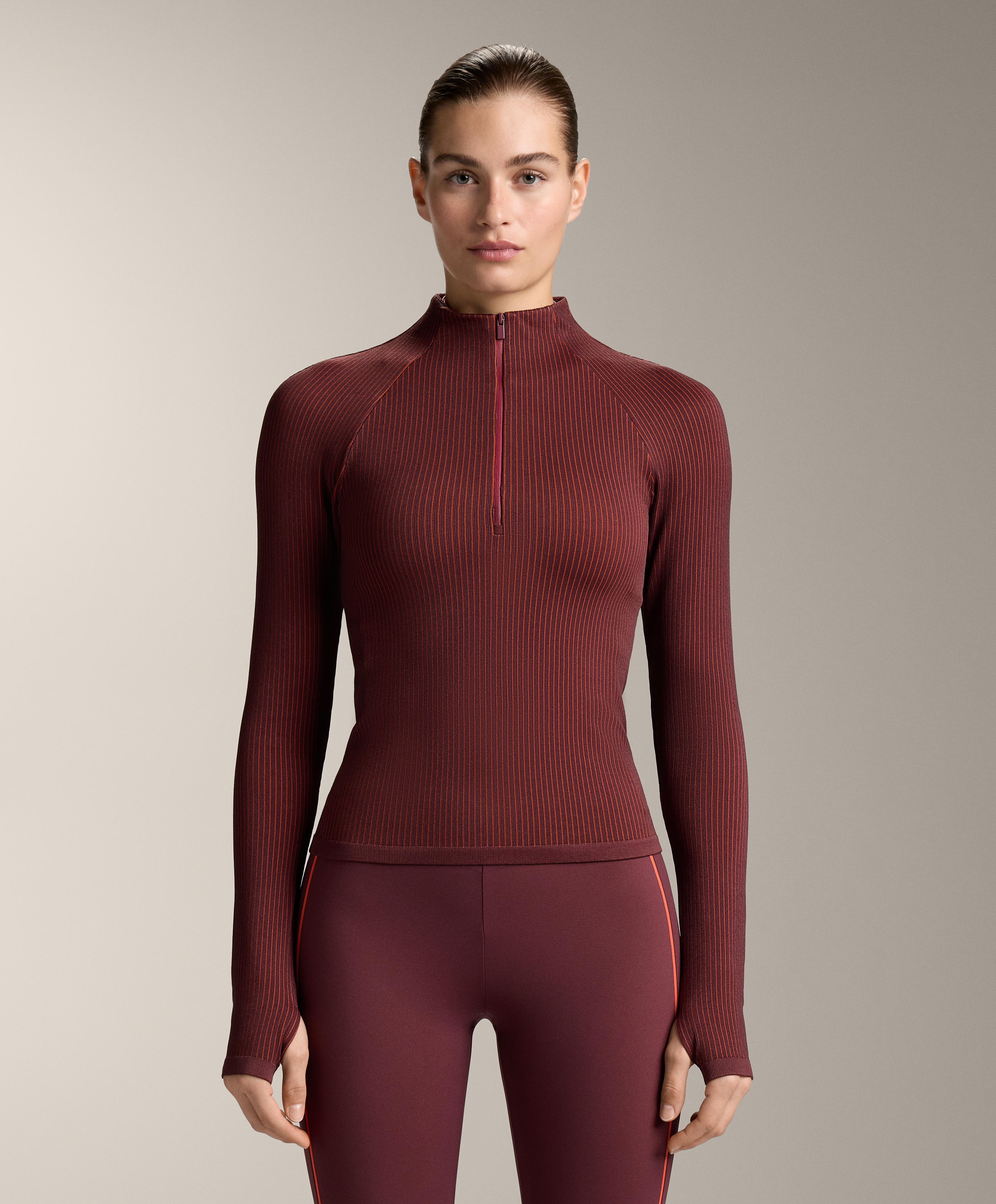 تيشيرت تقني بأكمام طويلة