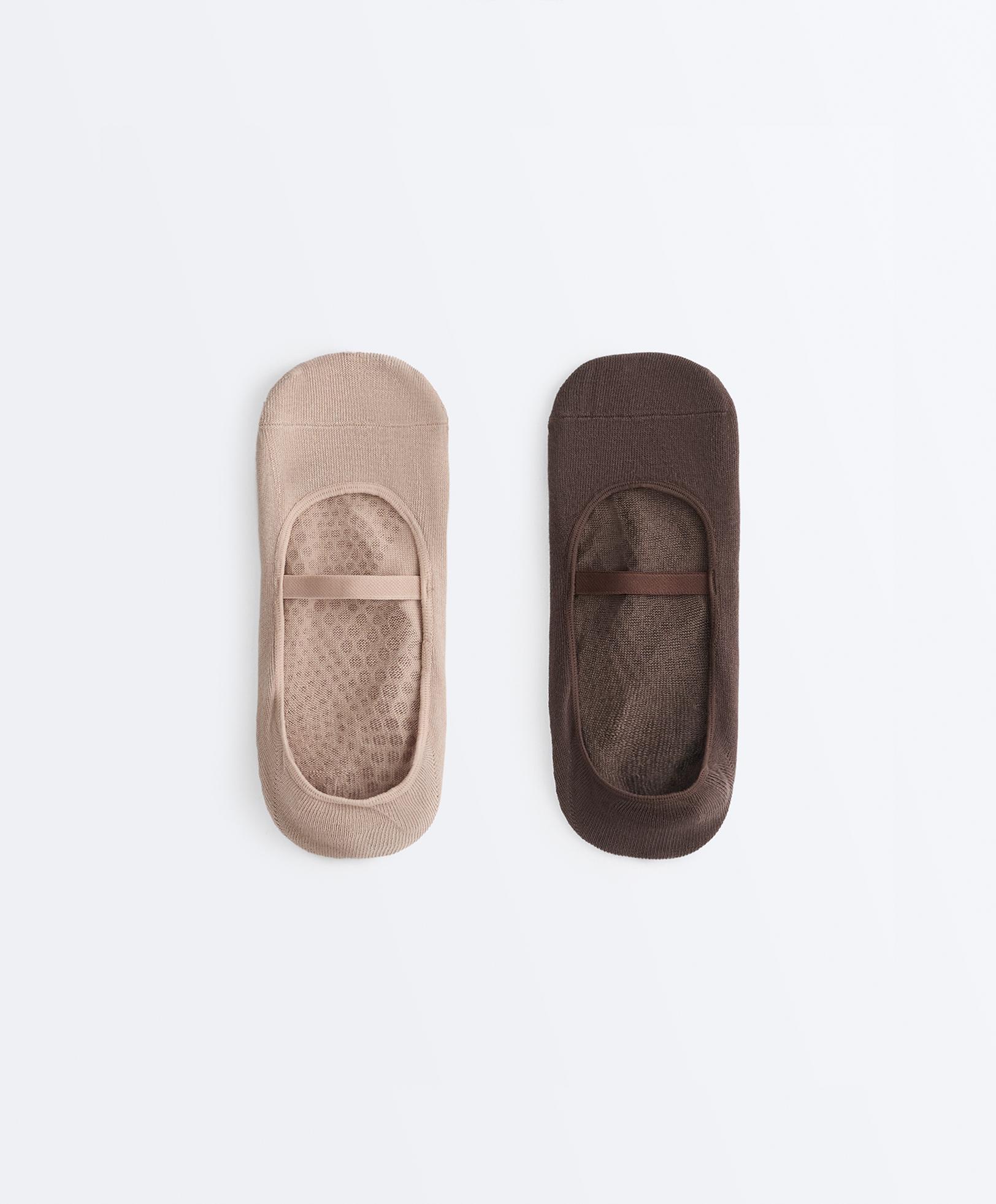 2 pairs of invisible cotton blend yoga and Pilates socks with crossover strap — CHOCOLATE      