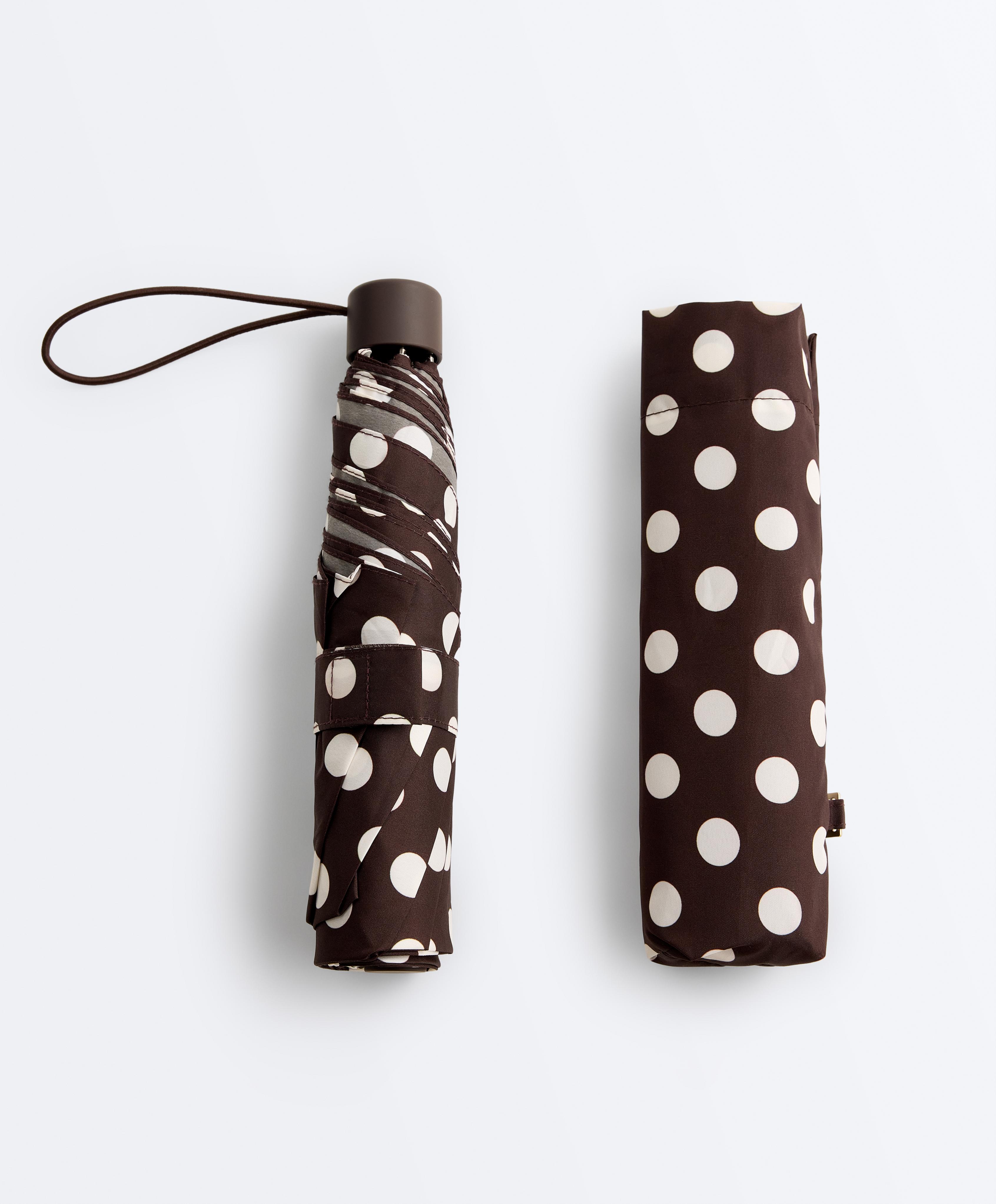 Lightweight polka dot umbrella Lightweight polka dot umbrella