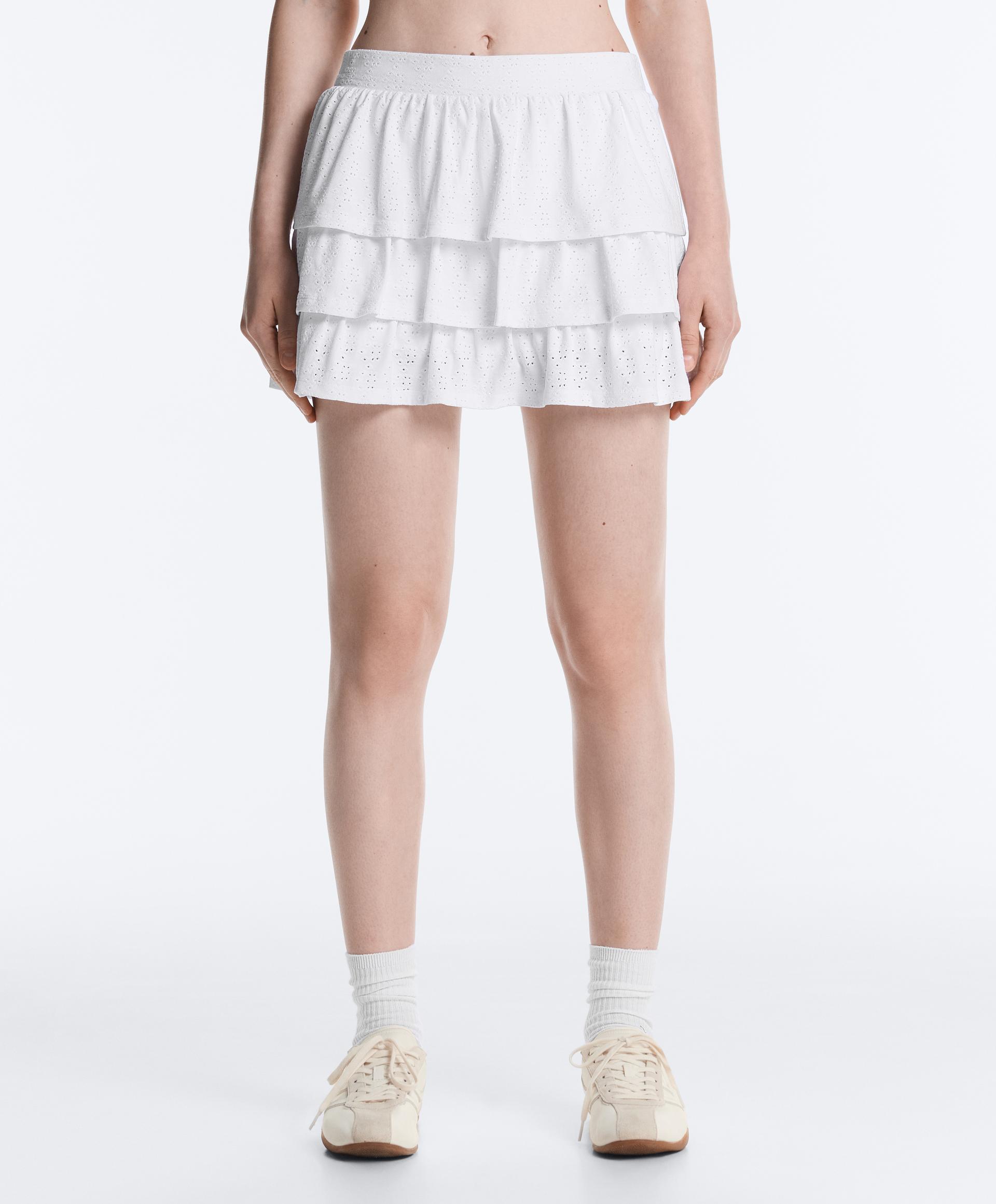 Falda corta bordada Comfortlux Oysho