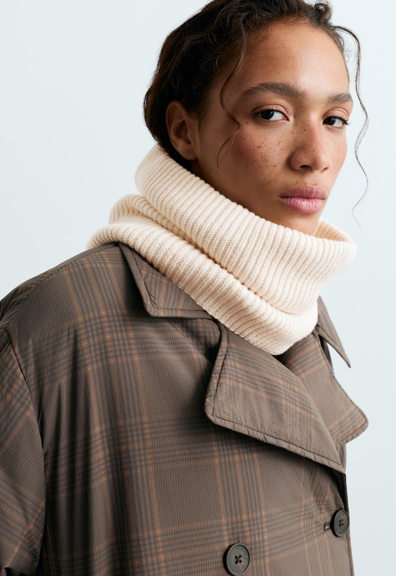 Knit neck warmer — ECRU