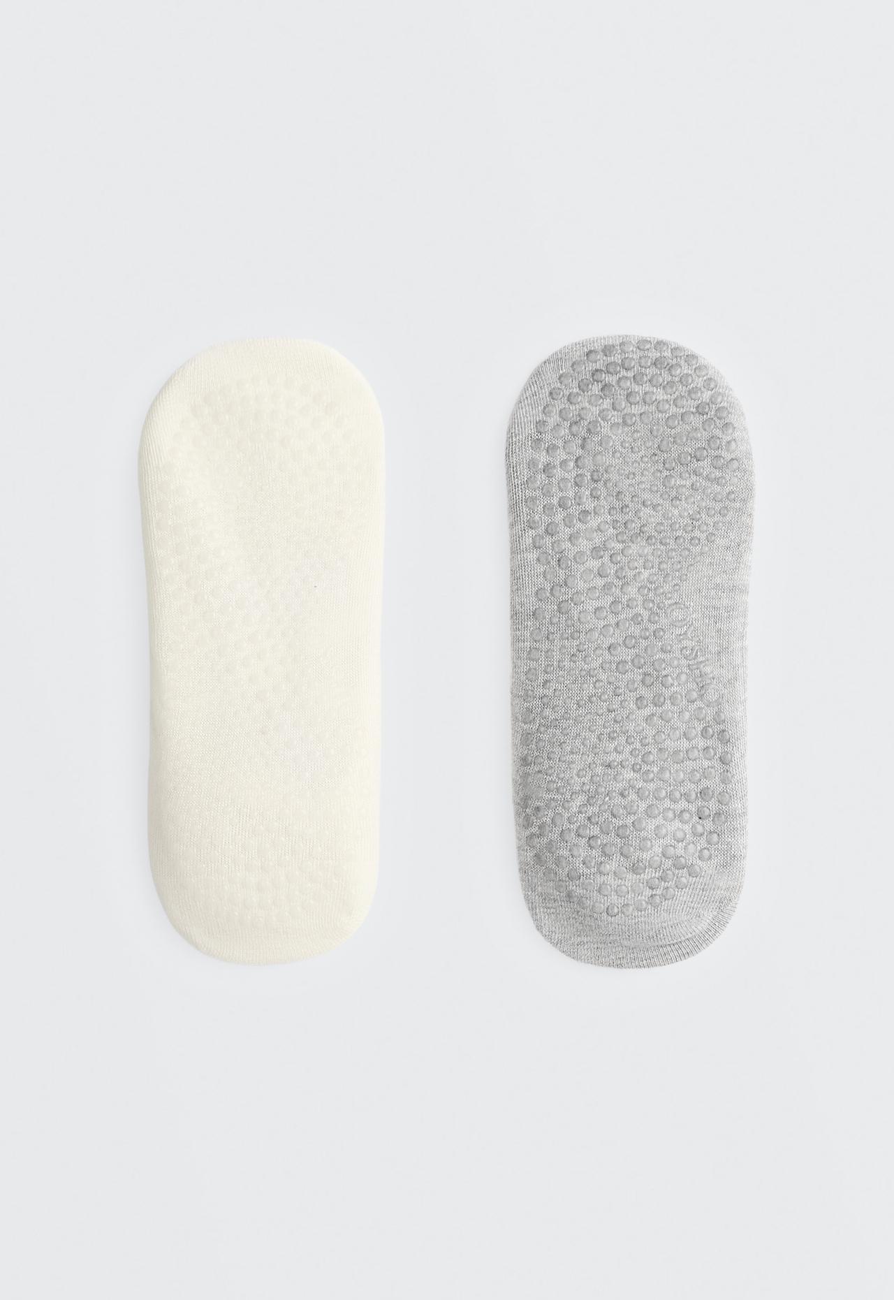 2 pairs of cotton blend yoga and Pilates sneaker socks with crossover straps — VANILLA