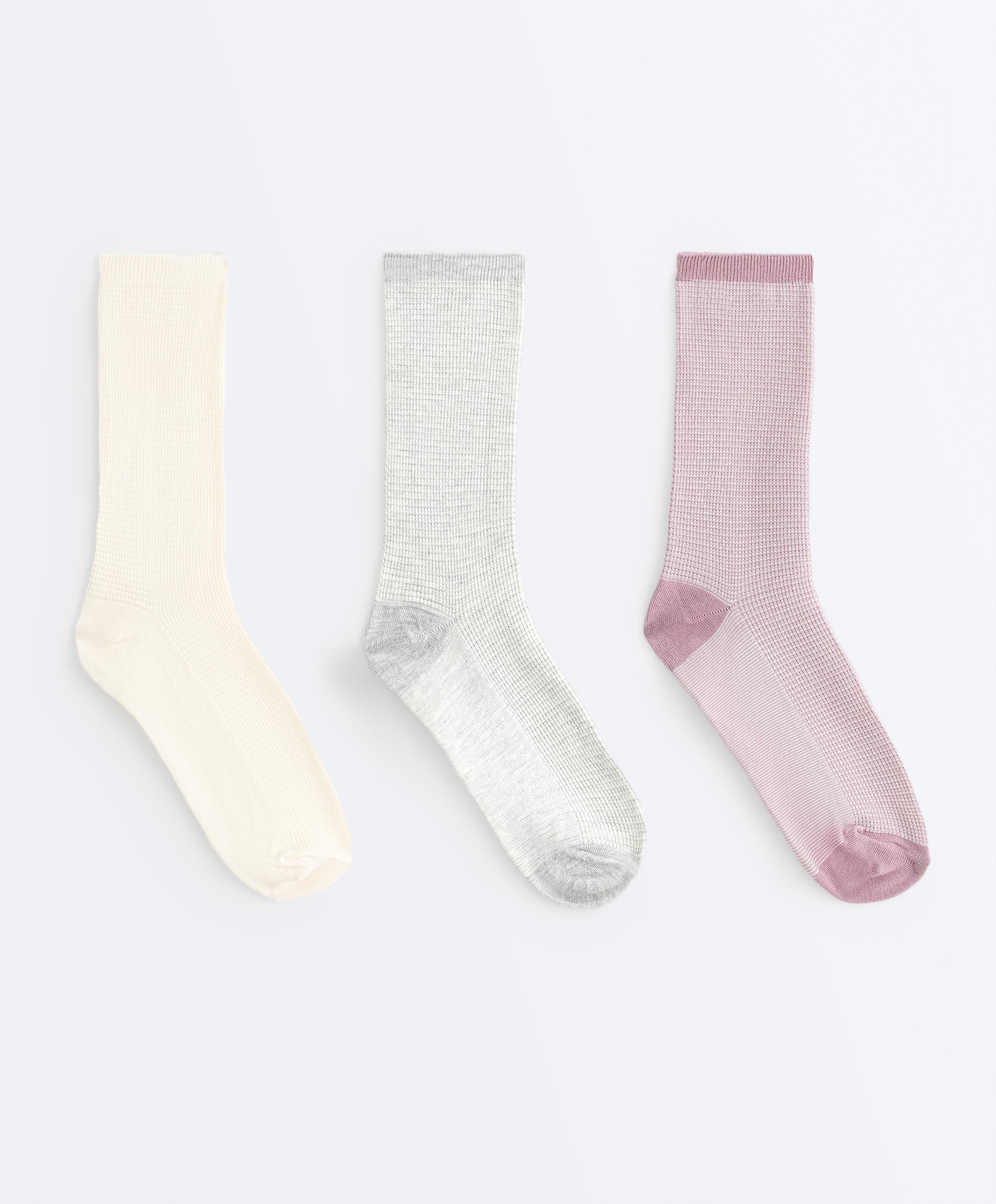 3 pairs of classic cotton textured socks