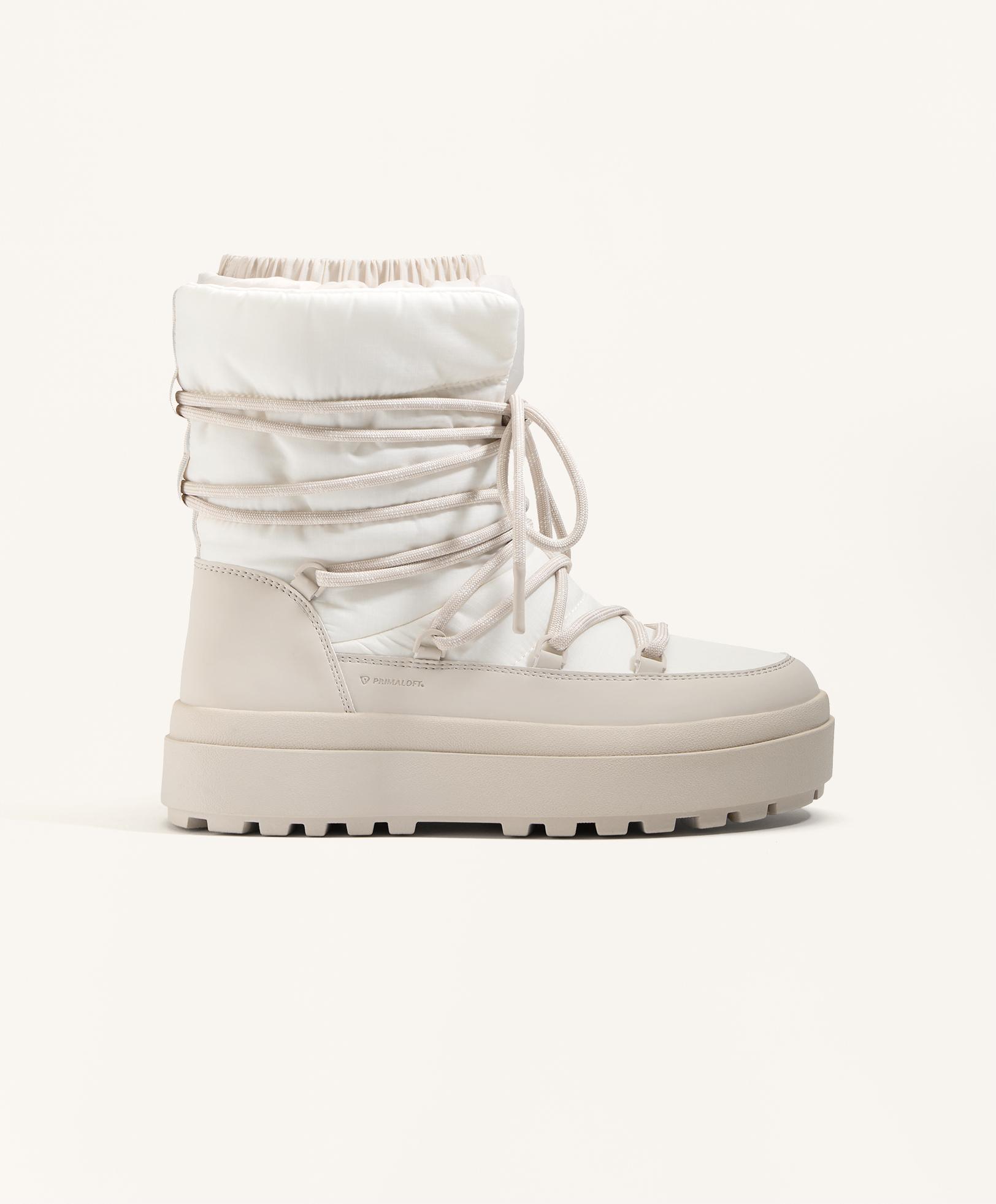 بوت بأربطة مدمجة