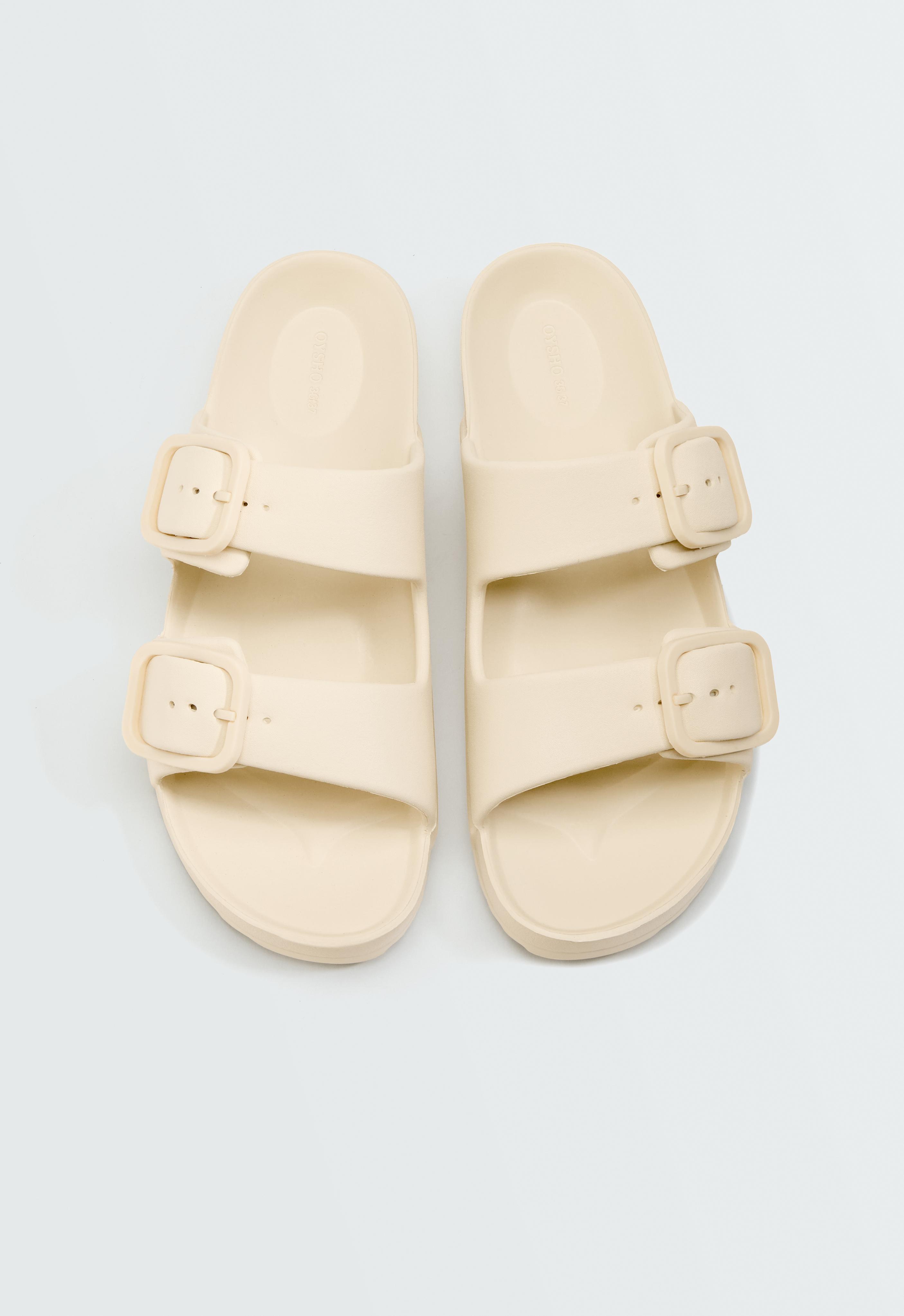 Sandalen mit Schnallen - Sale