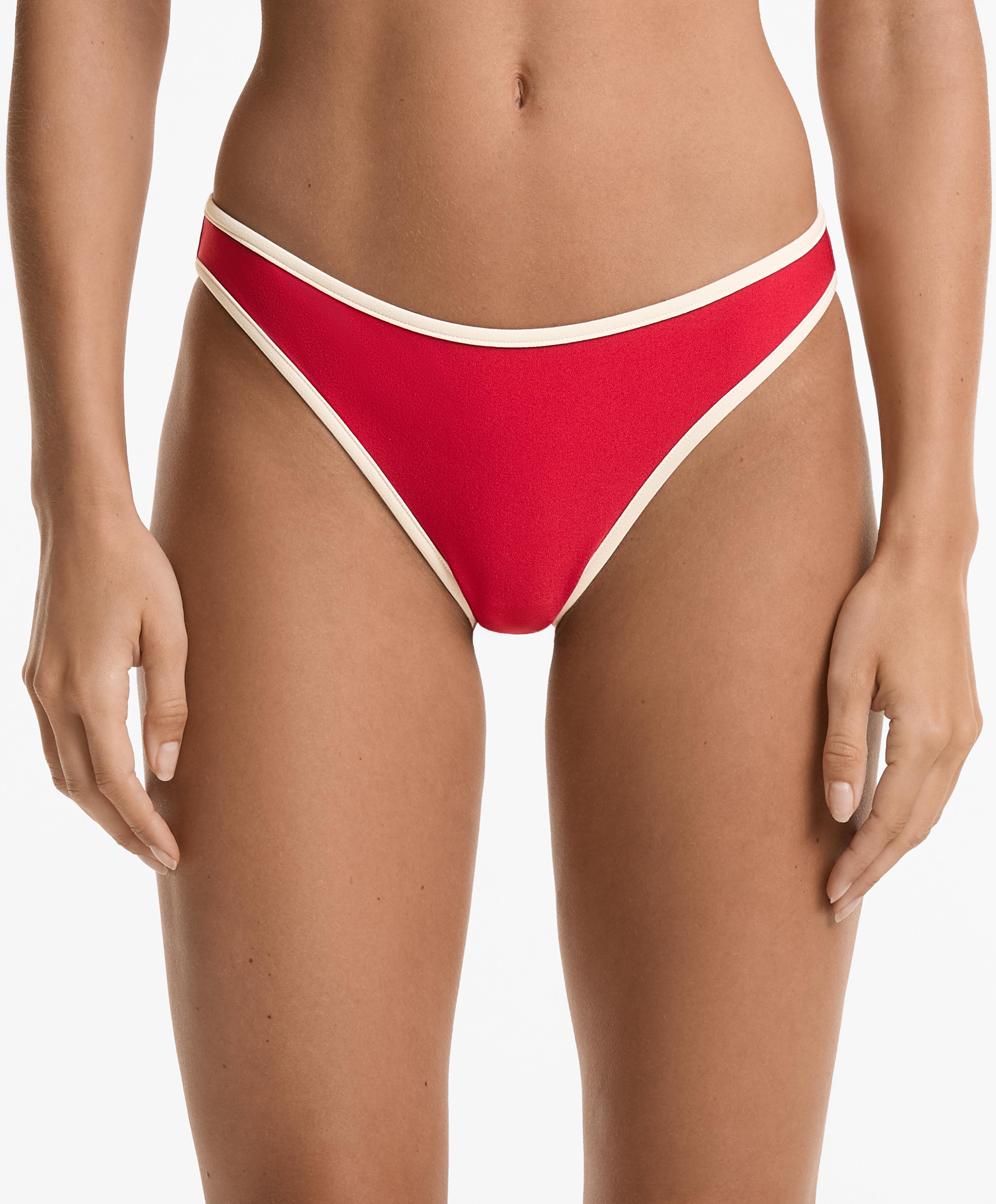 Bas de bikini classique avec passepoils en contraste Bas de bikini classique avec passepoils en contraste