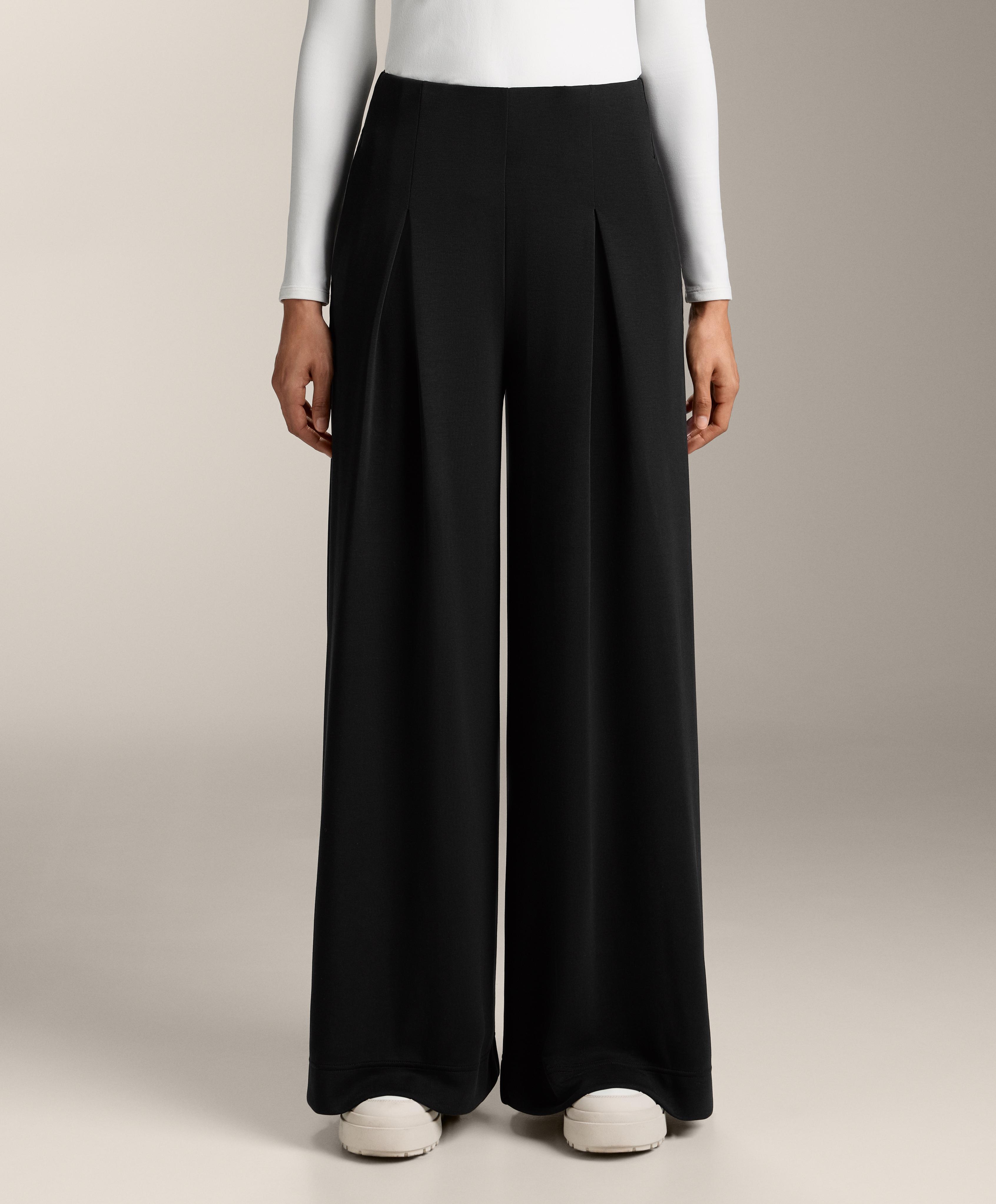 Долги панталони со набори и премиум модал