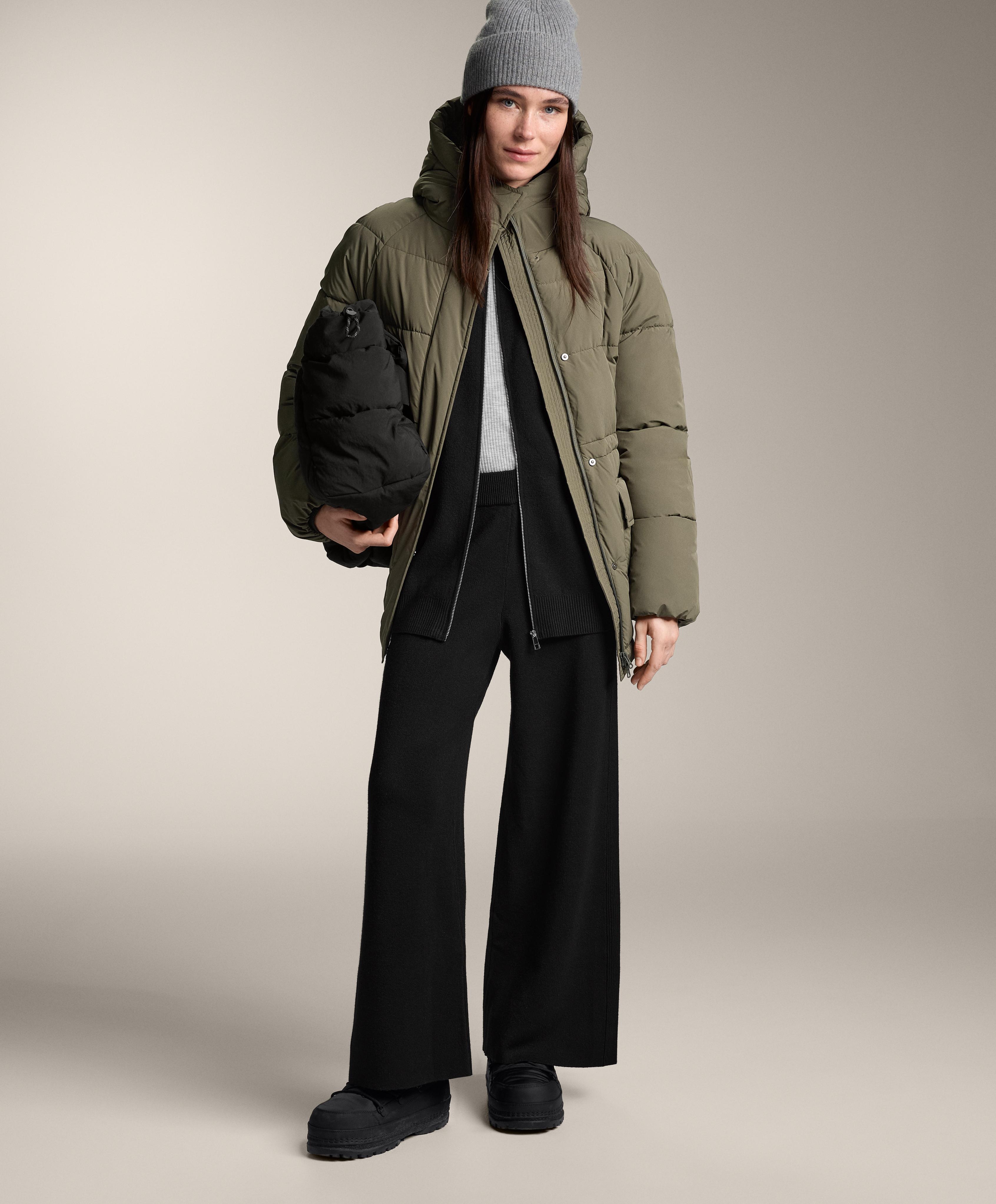 Rechte broek met ribdetail aan de zijkant, gebreid Rechte broek met ribdetail aan de zijkant, gebreid