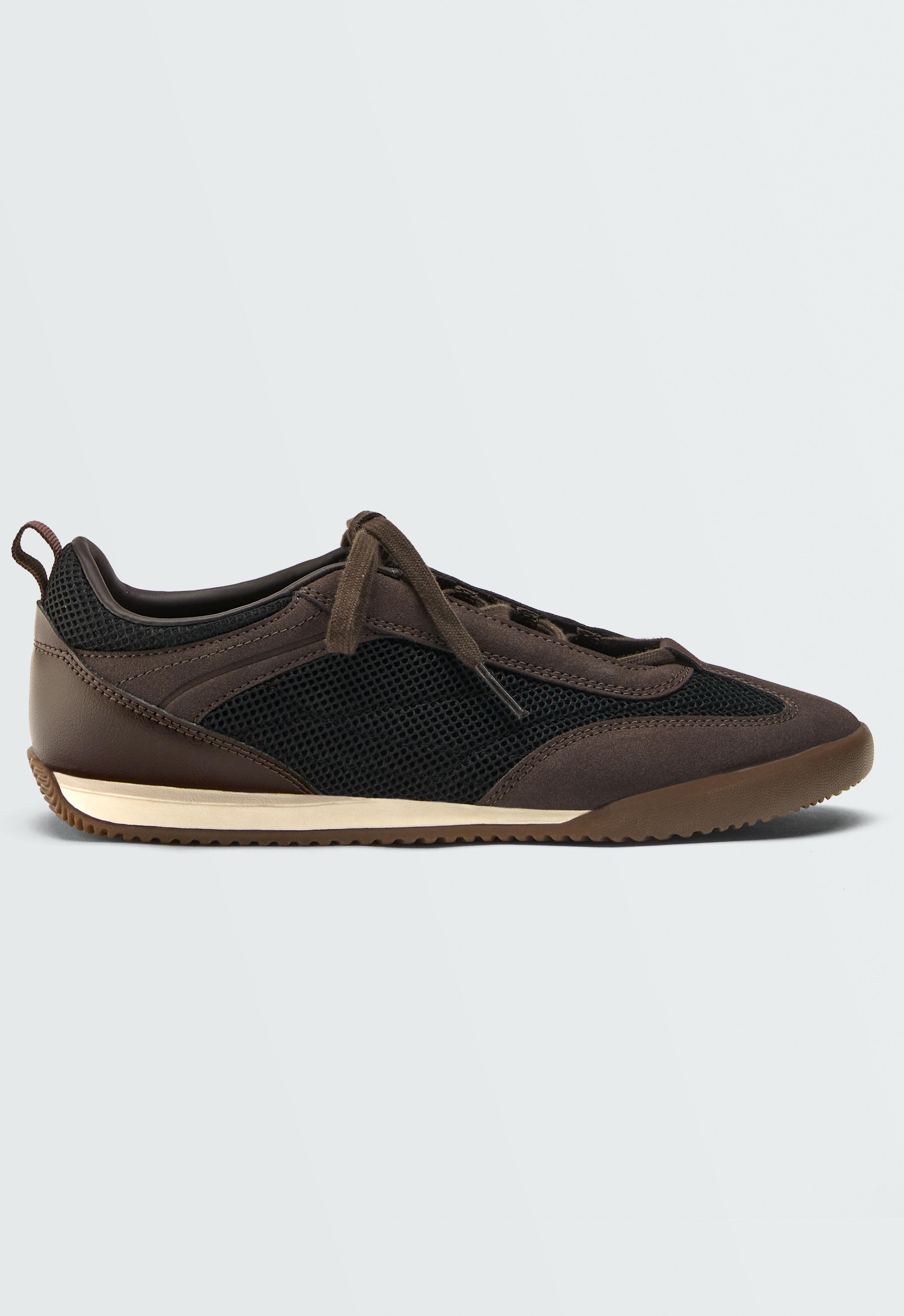 Mixed-material mesh trainers — CHOCOLATE      