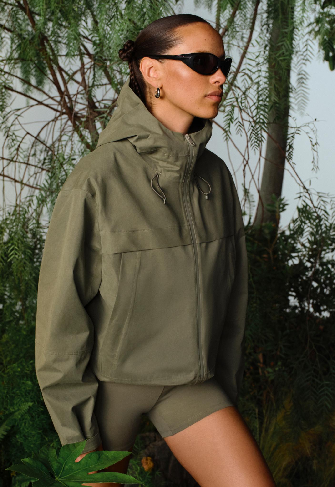 Chaqueta técnica impermeable 10k corta